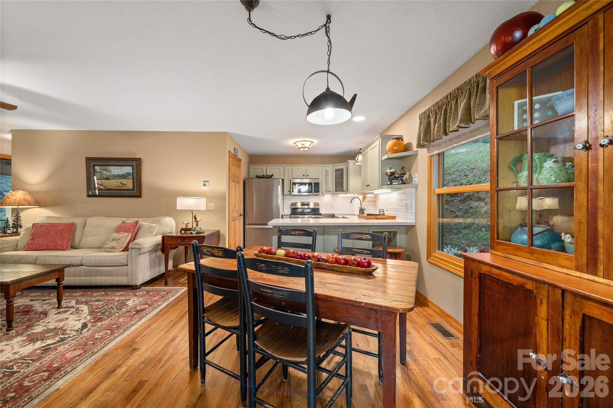 Single Family Residence at 28 Froggy Bottom Trail, Canton, photo 15 of 48