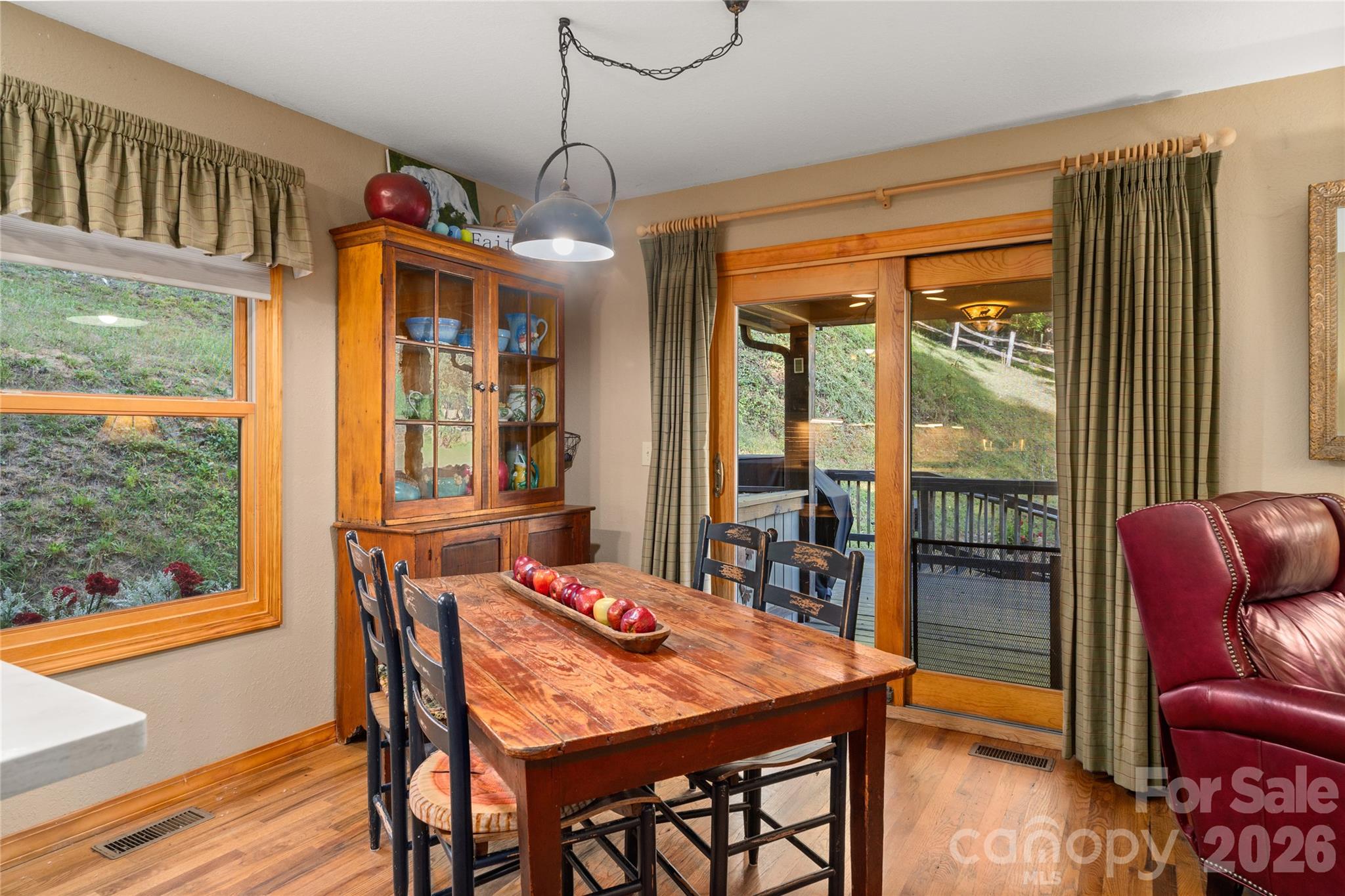 Single Family Residence at 28 Froggy Bottom Trail, Canton, photo 16 of 48