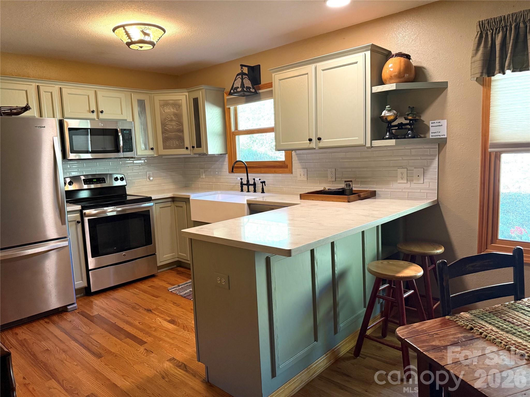 Single Family Residence at 28 Froggy Bottom Trail, Canton, photo 18 of 48