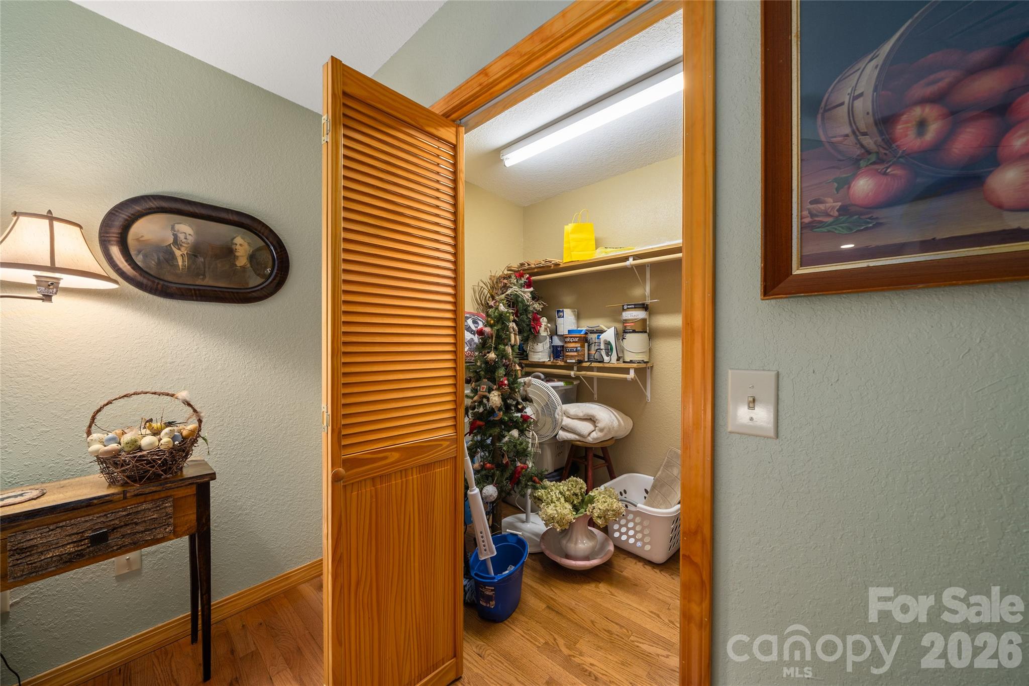 Single Family Residence at 28 Froggy Bottom Trail, Canton, photo 36 of 48