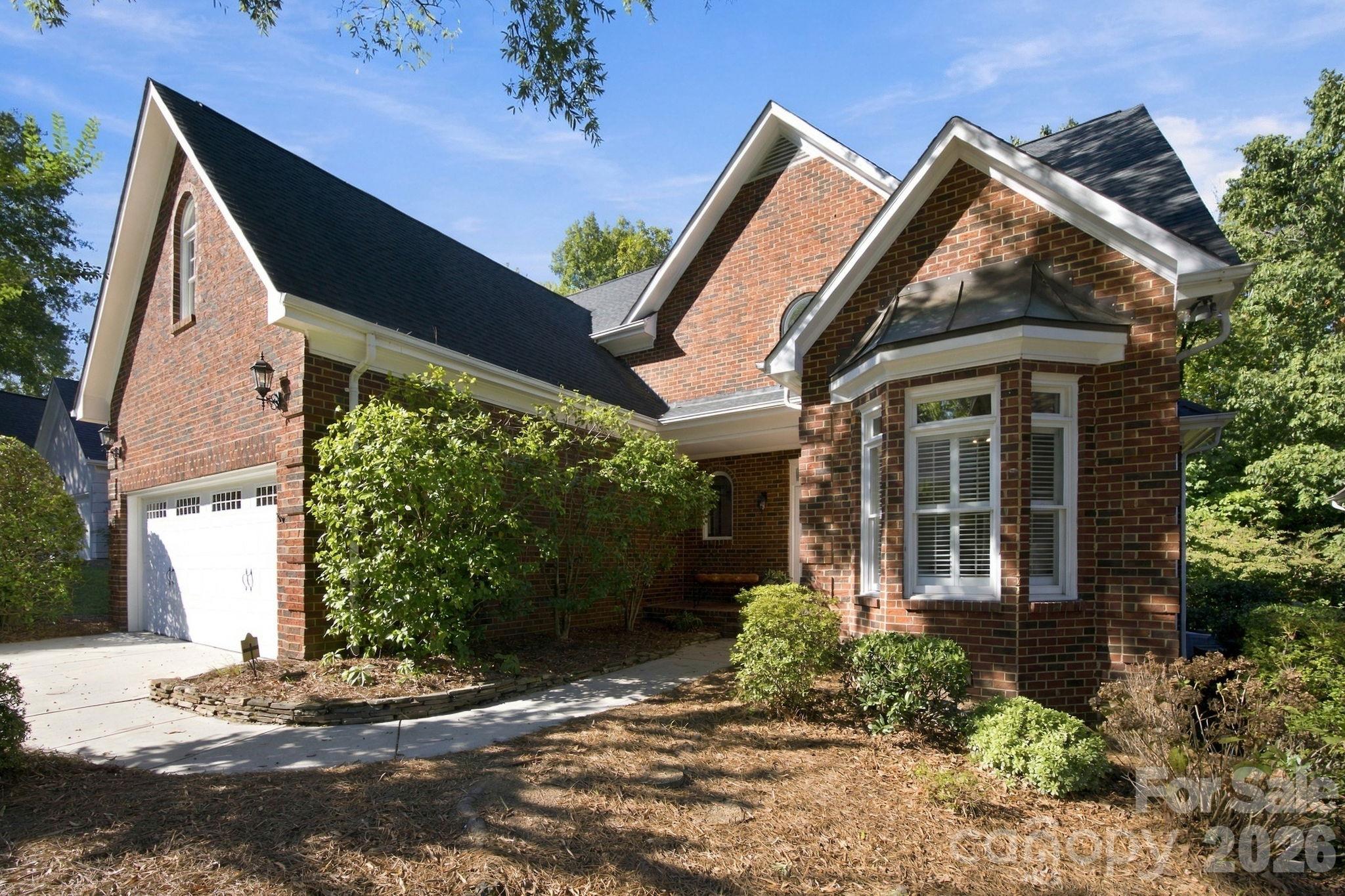 Single Family Residence at 10417 Newberry Park Lane, Charlotte, photo 5 of 48