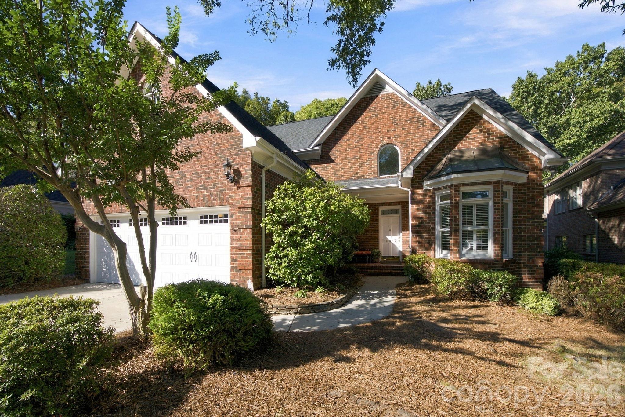 Single Family Residence at 10417 Newberry Park Lane, Charlotte, photo 6 of 48