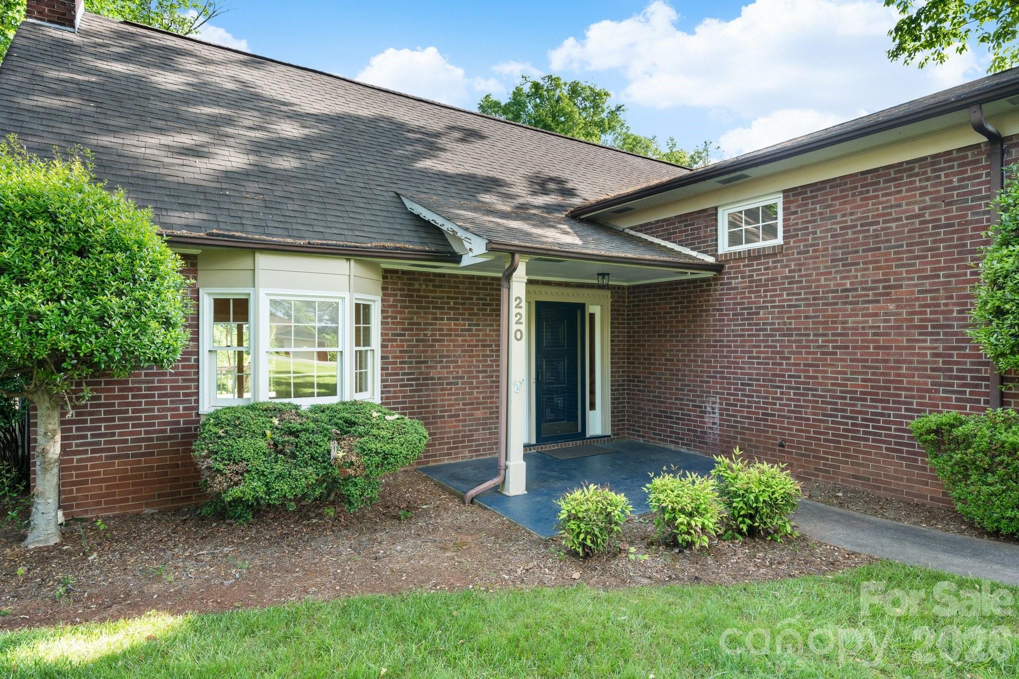 Single Family Residence at 220 West Park Drive, Morganton, photo 4 of 47