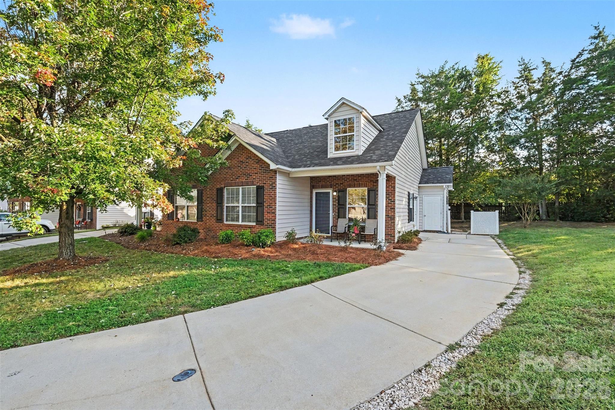 Front Driveway - 1645 Diary Drive, Rock Hill