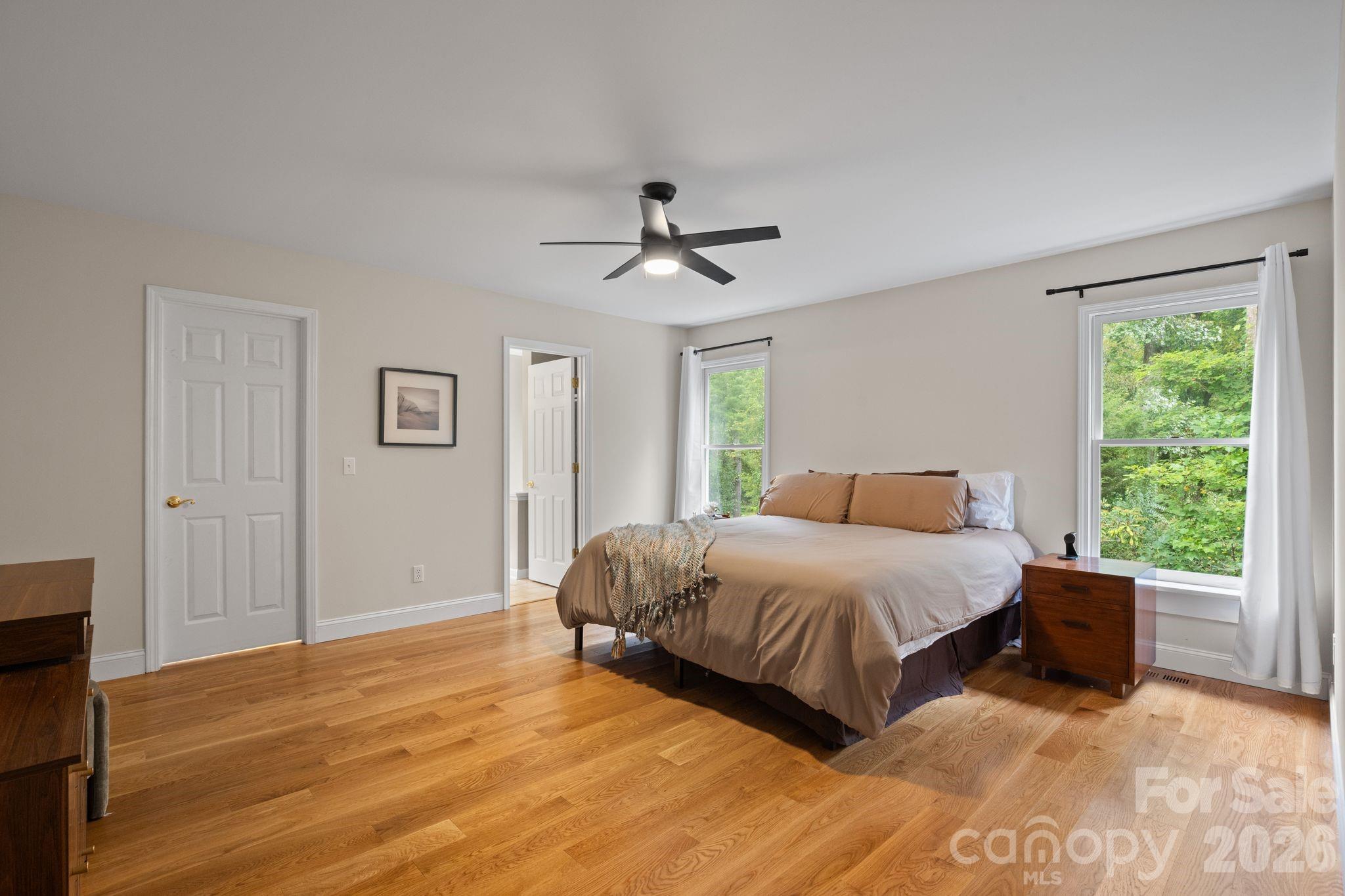 Single Family Residence at 113 Laura Trace, Hendersonville, photo 11 of 30
