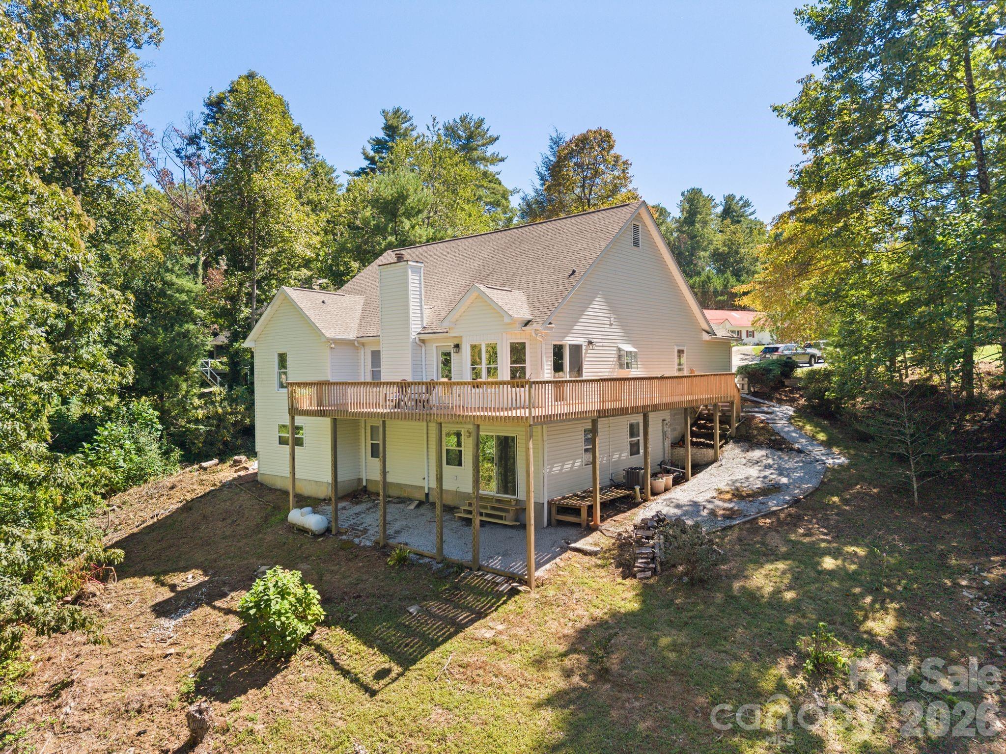 Single Family Residence at 113 Laura Trace, Hendersonville, photo 26 of 30
