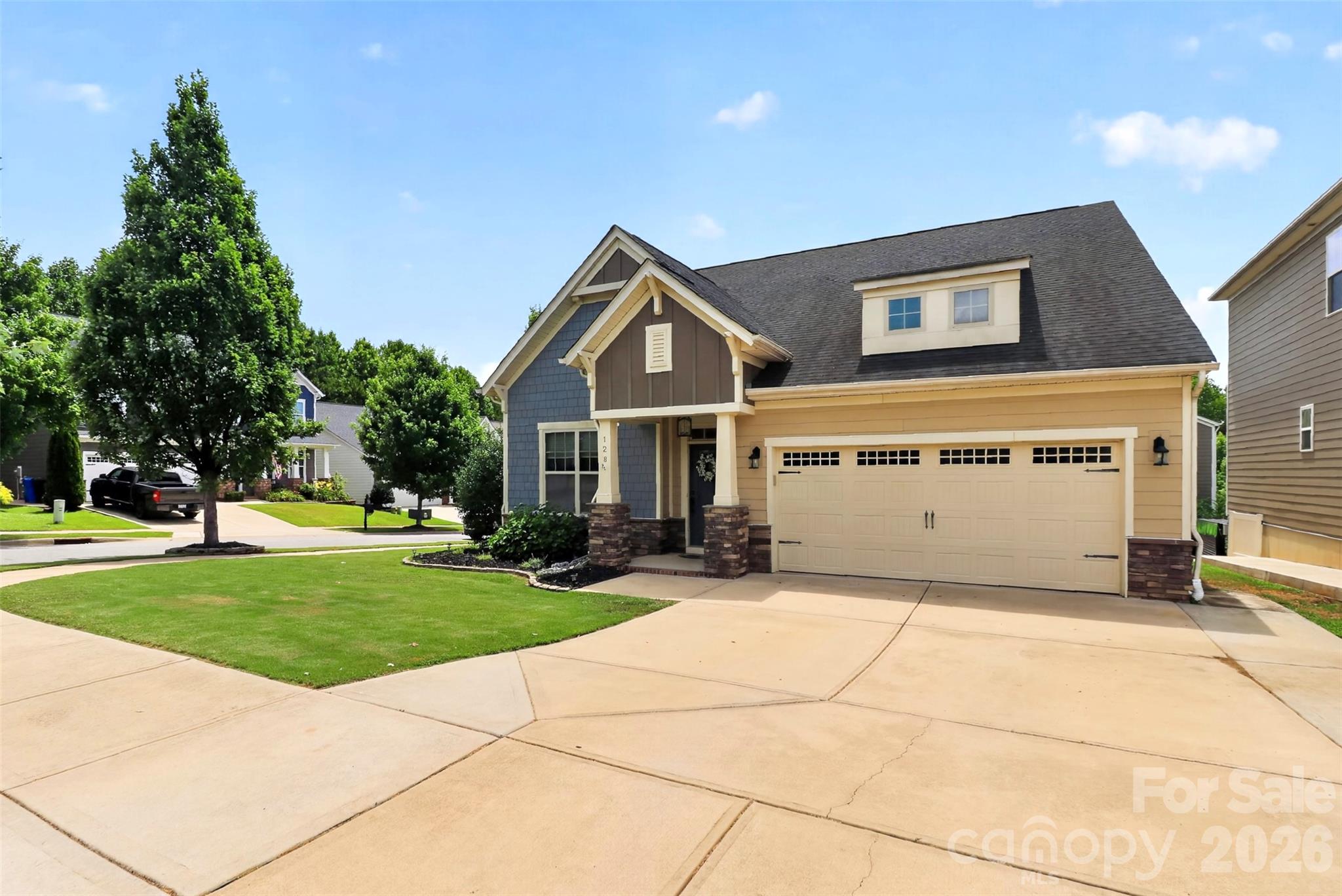 Single Family Residence at 128 Creekside Crossing Lane, Mooresville, photo 3 of 45