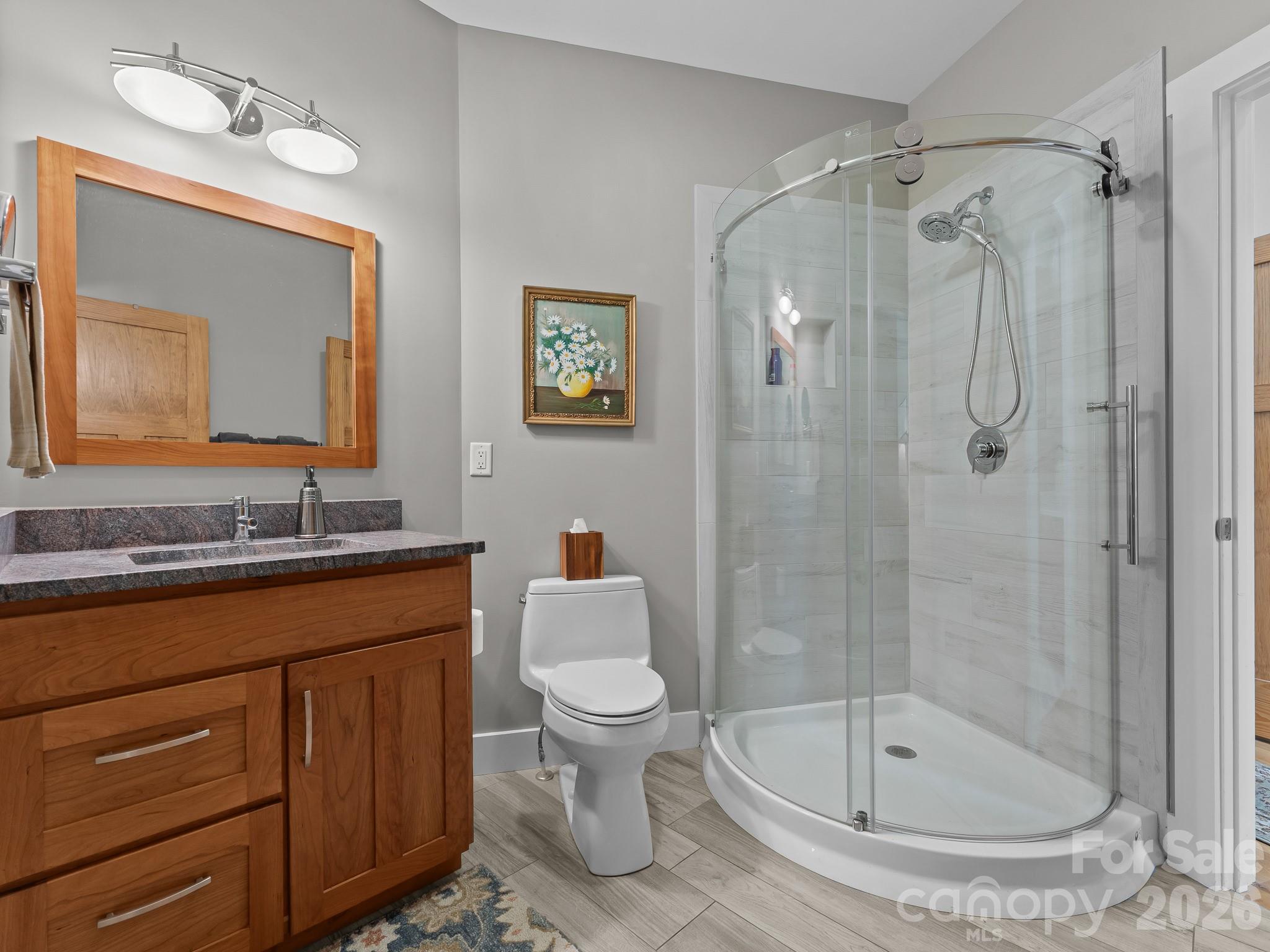 Ensuite bath with hall entrance for guests - 359 New Castle Road, Brevard