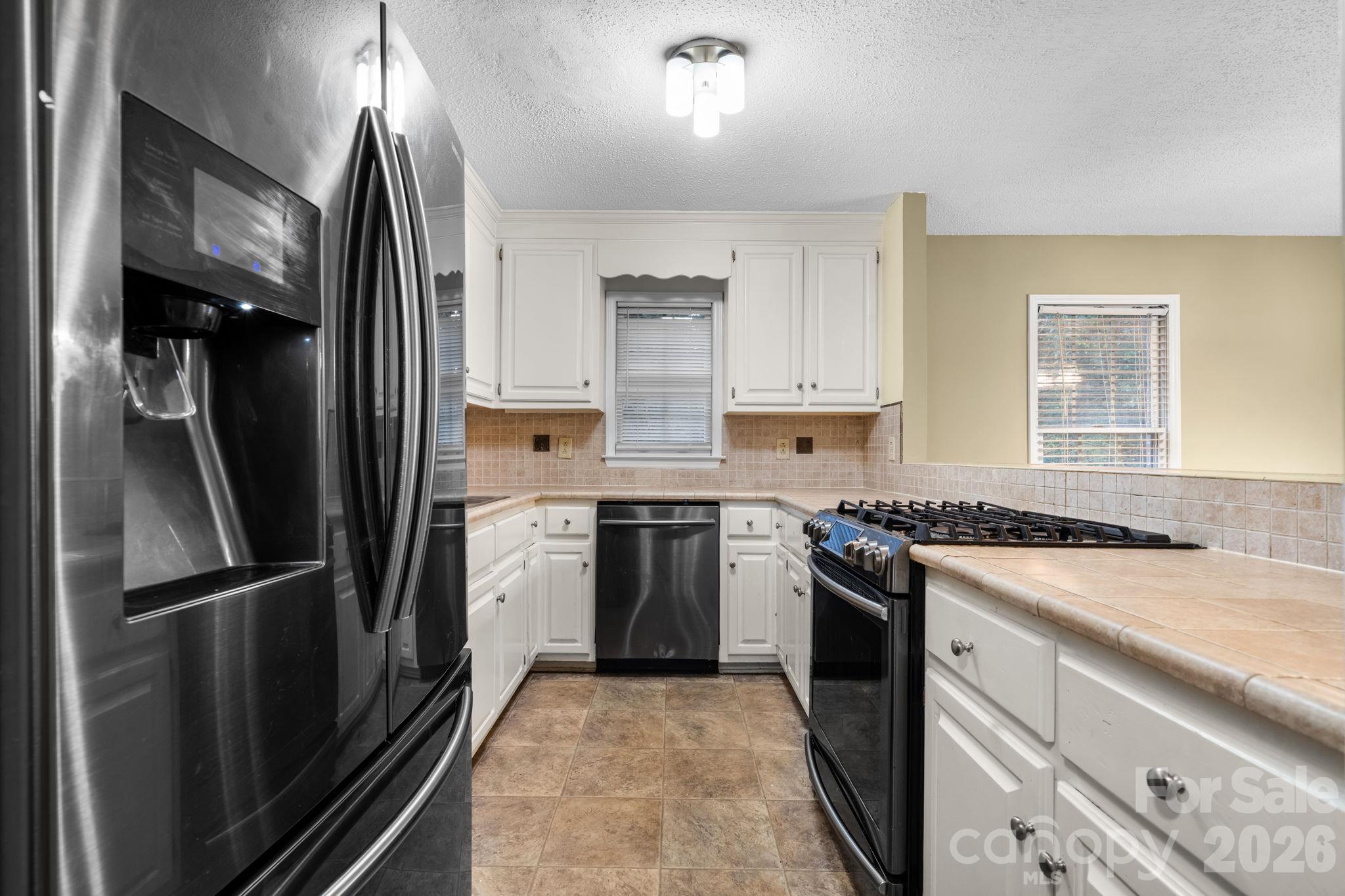 Townhouse at 2433 1st Street NW, Hickory, photo 3 of 28