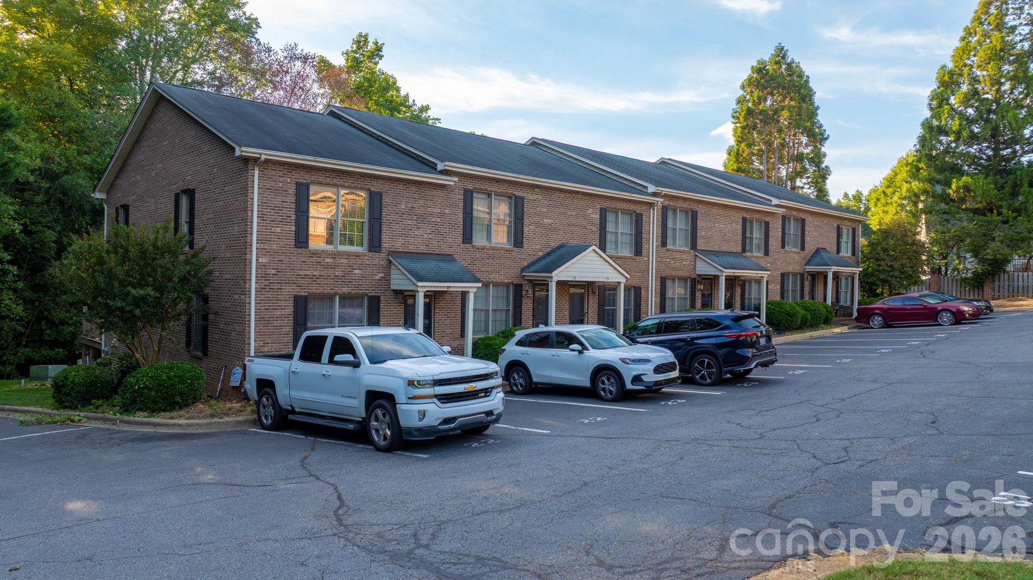 Townhouse at 2433 1st Street NW, Hickory, photo 19 of 28
