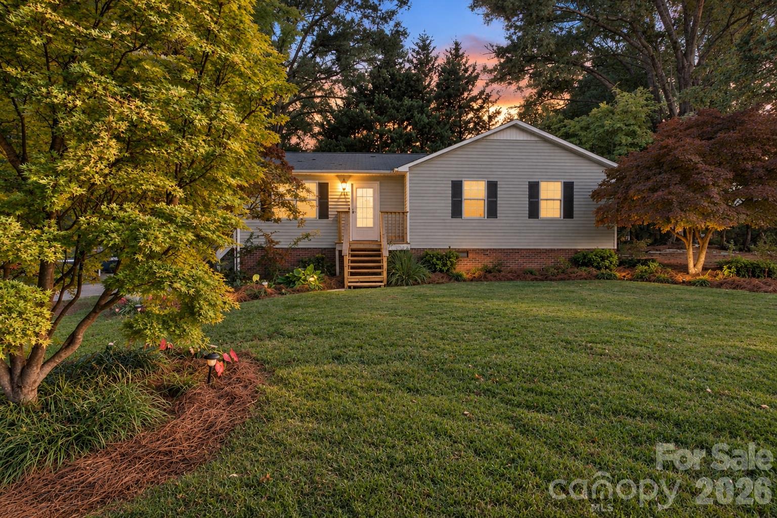 Front - 217 23rd Street NW, Hickory