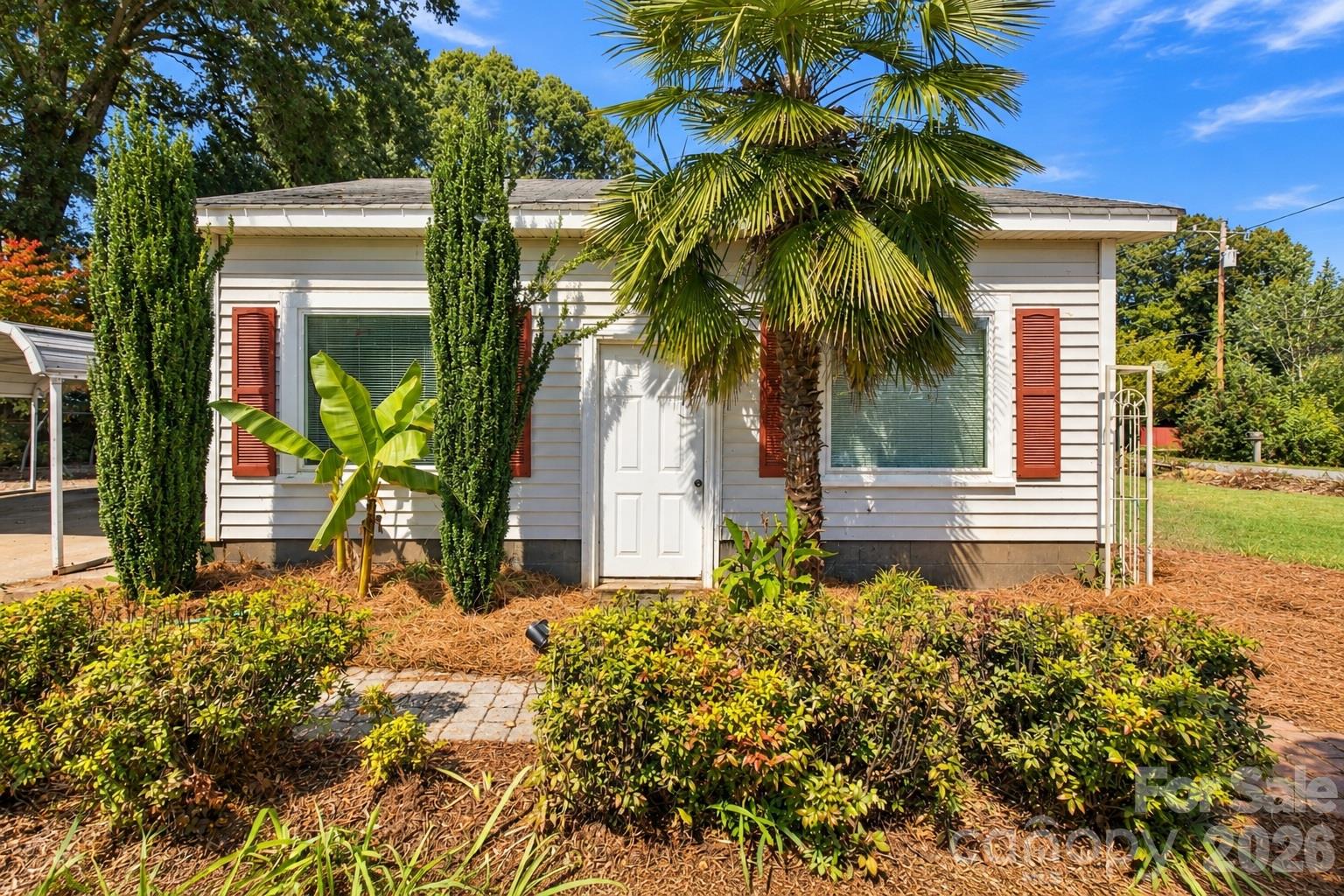 Detached Garage - 217 23rd Street NW, Hickory