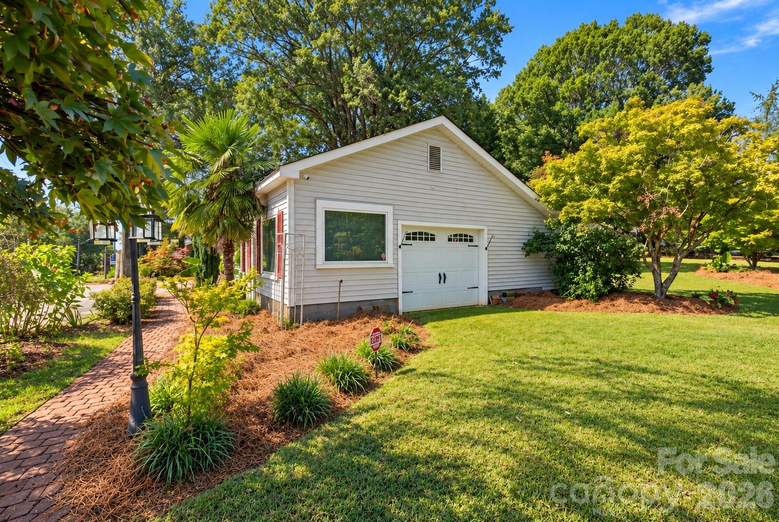 Detached Garage - 217 23rd Street NW, Hickory