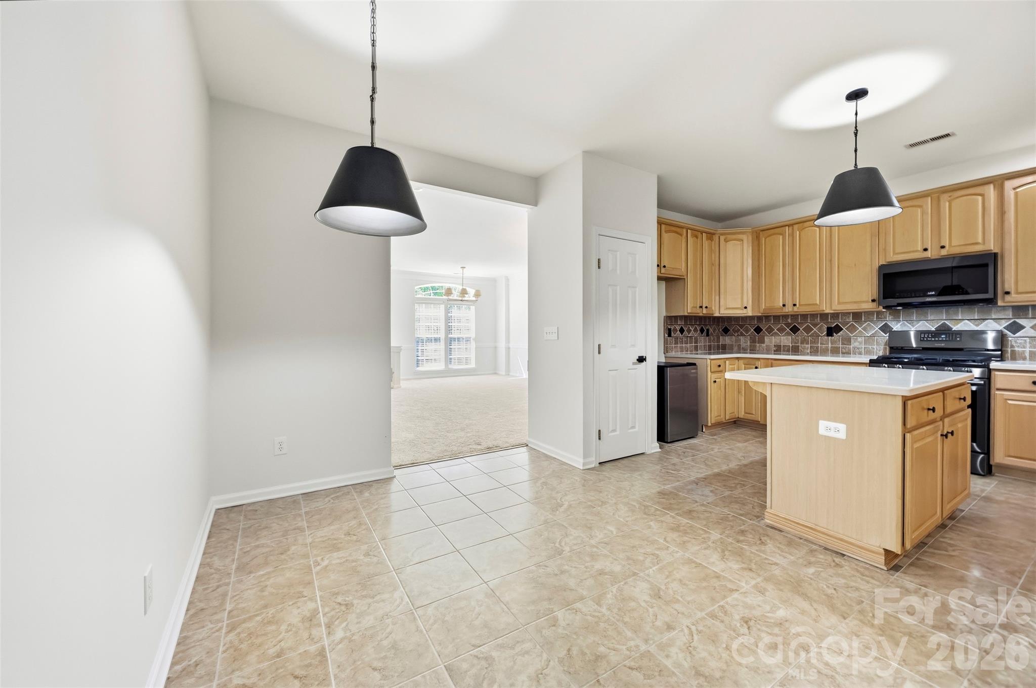 Townhouse at 14569 Greenpoint Lane, Huntersville, photo 11 of 47