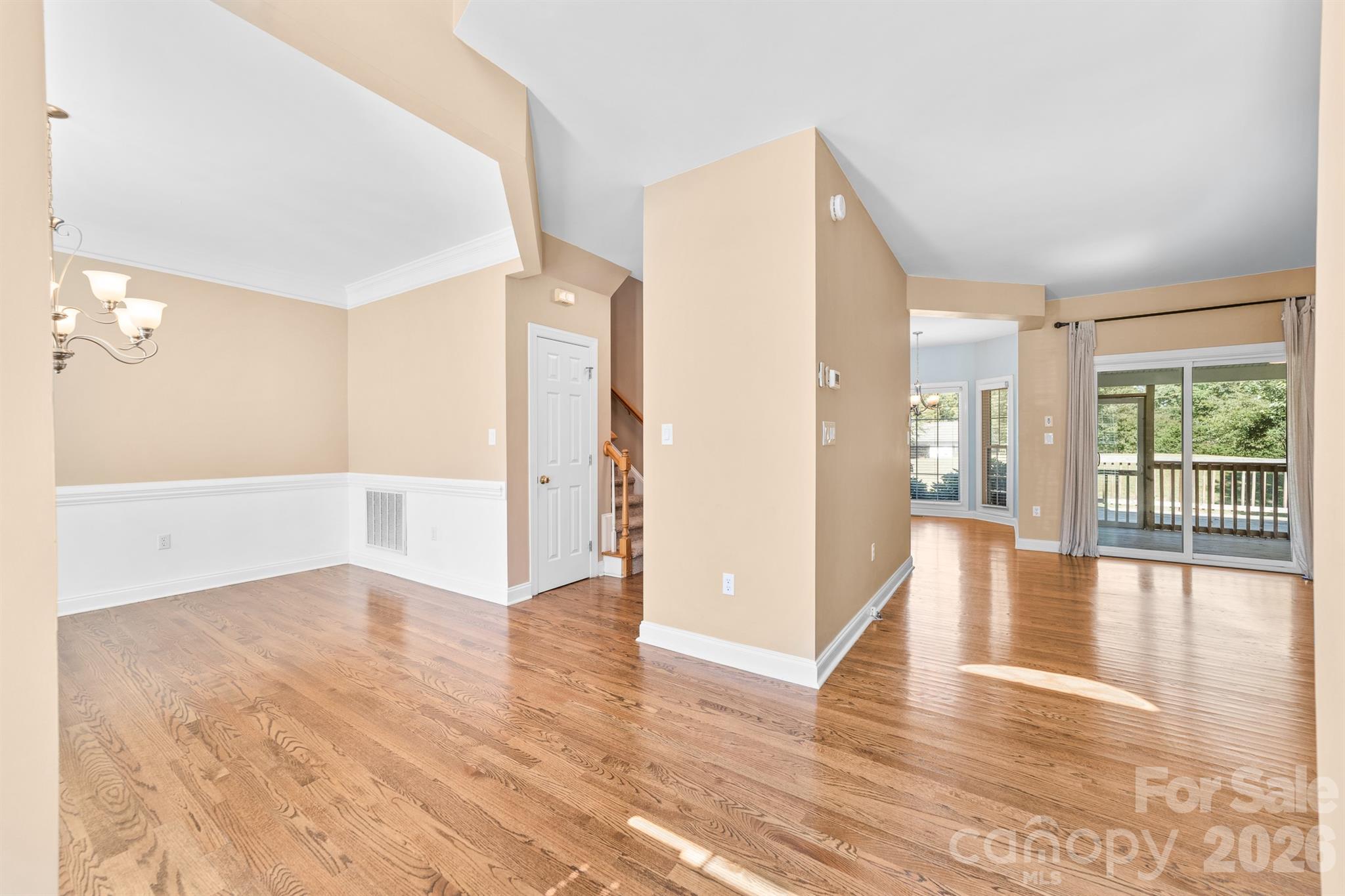 Hardwoods throughout main level refinished in 2022 - 4014 Belle Meade Circle, Belmont