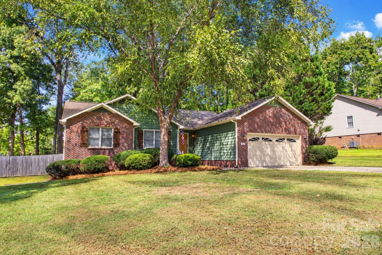 Single Family Residence at 101 Antelope Drive, Mount Holly, photo 3 of 31