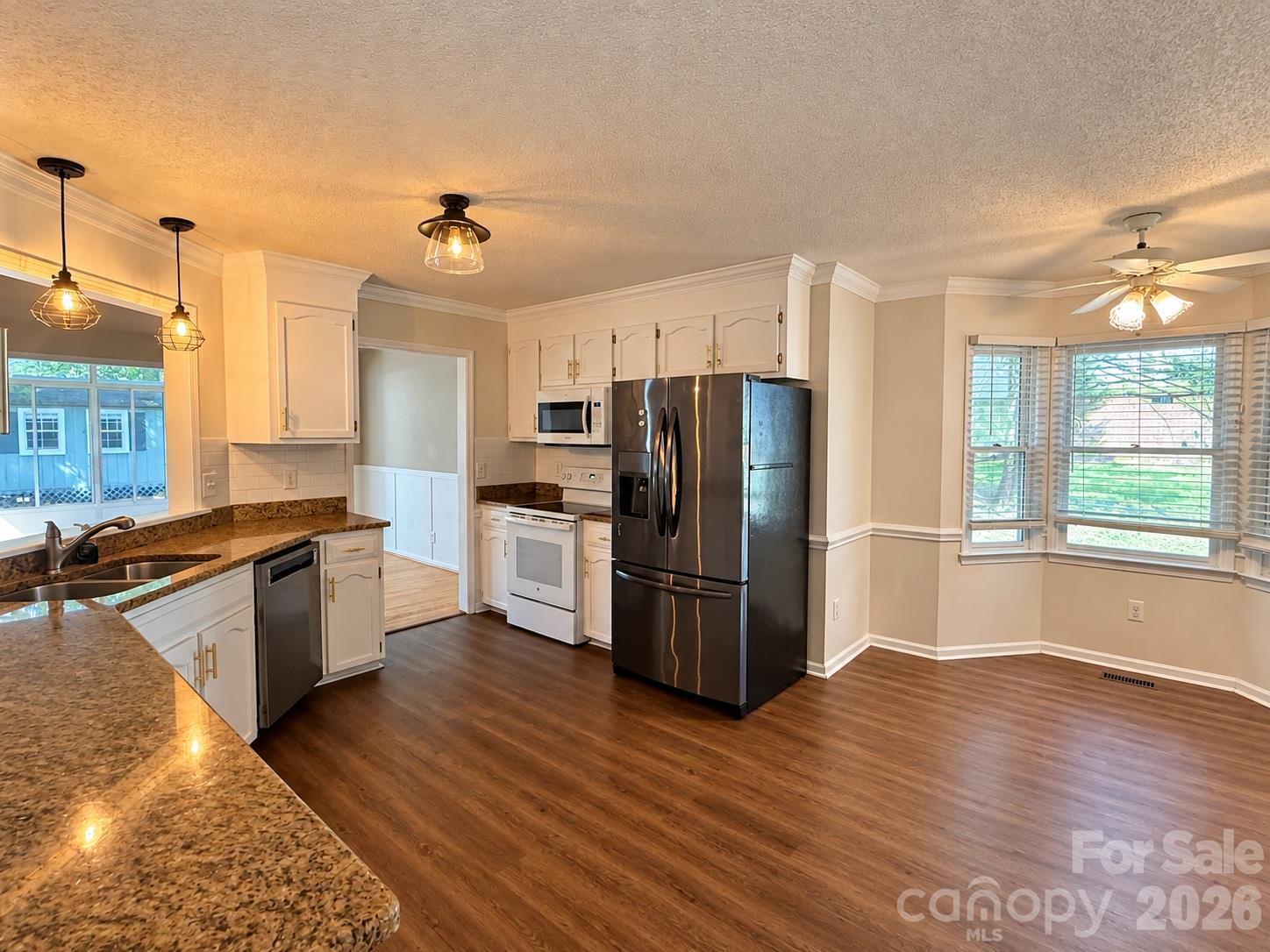 Single Family Residence at 101 Antelope Drive, Mount Holly, photo 13 of 31