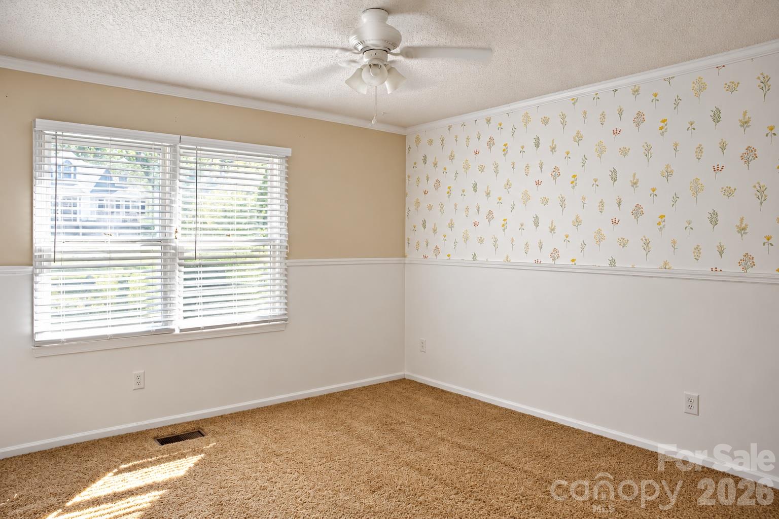 Single Family Residence at 101 Antelope Drive, Mount Holly, photo 20 of 31