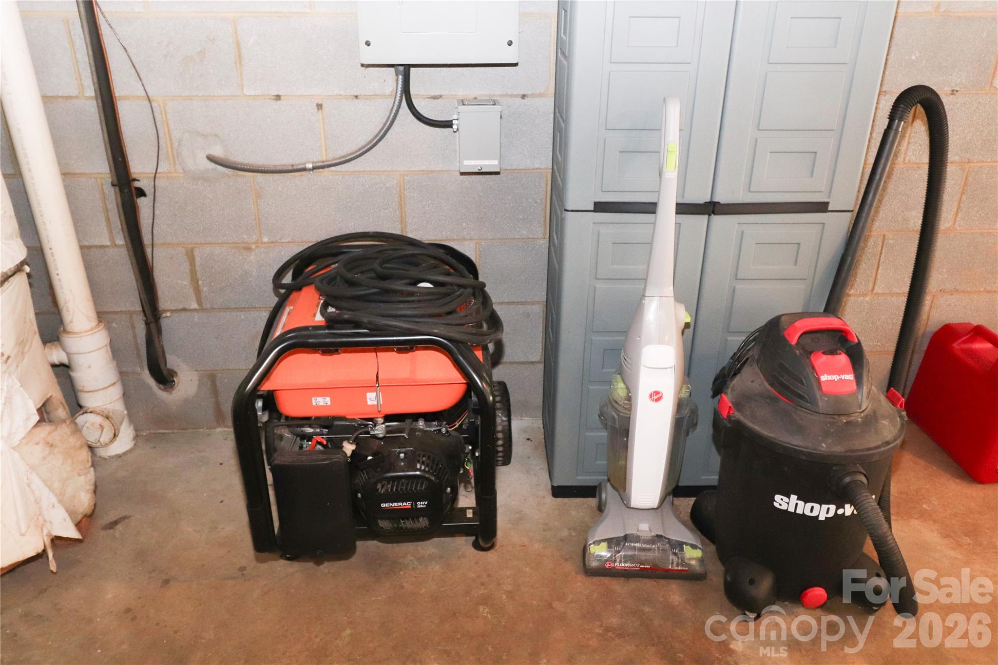 Generator with hardwire access to panel - 1896 Timber Trace, Morganton