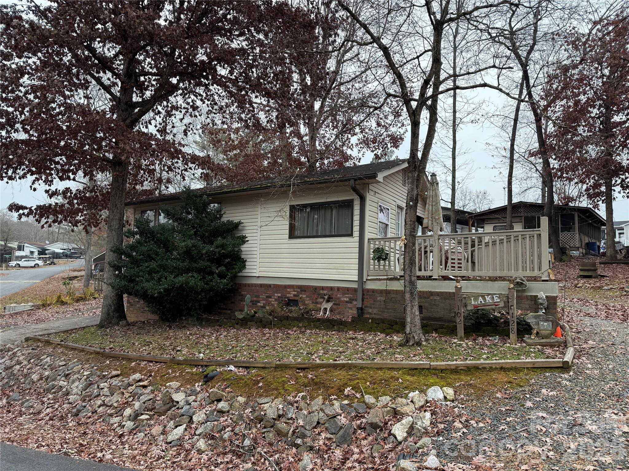 102 Arrowood Trail