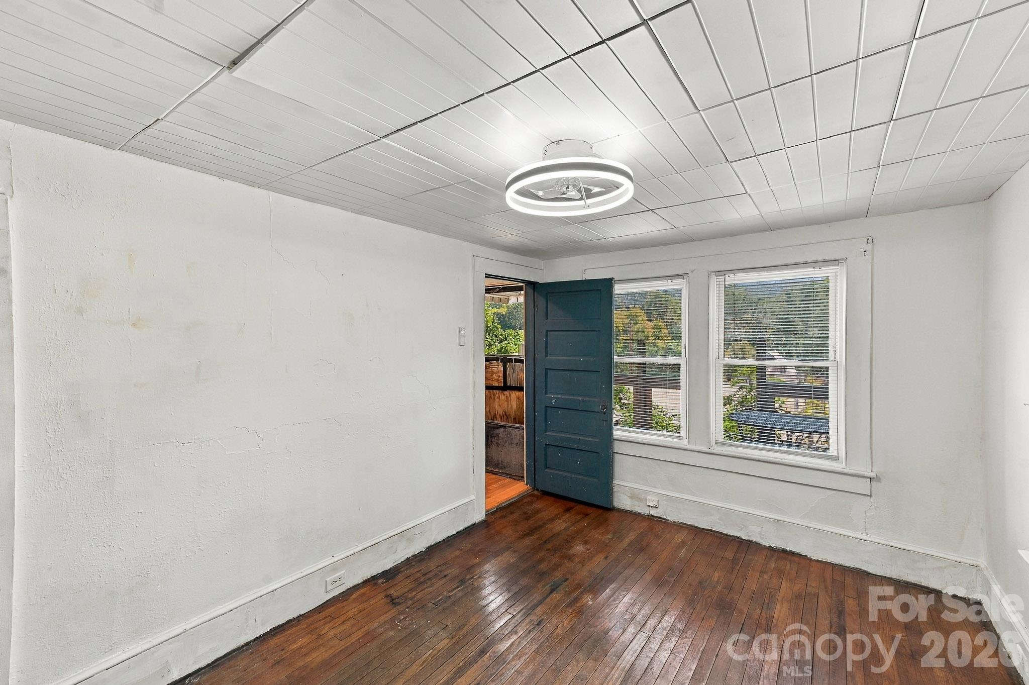 Single Family Residence at 194 Logan Avenue, Asheville, photo 11 of 36