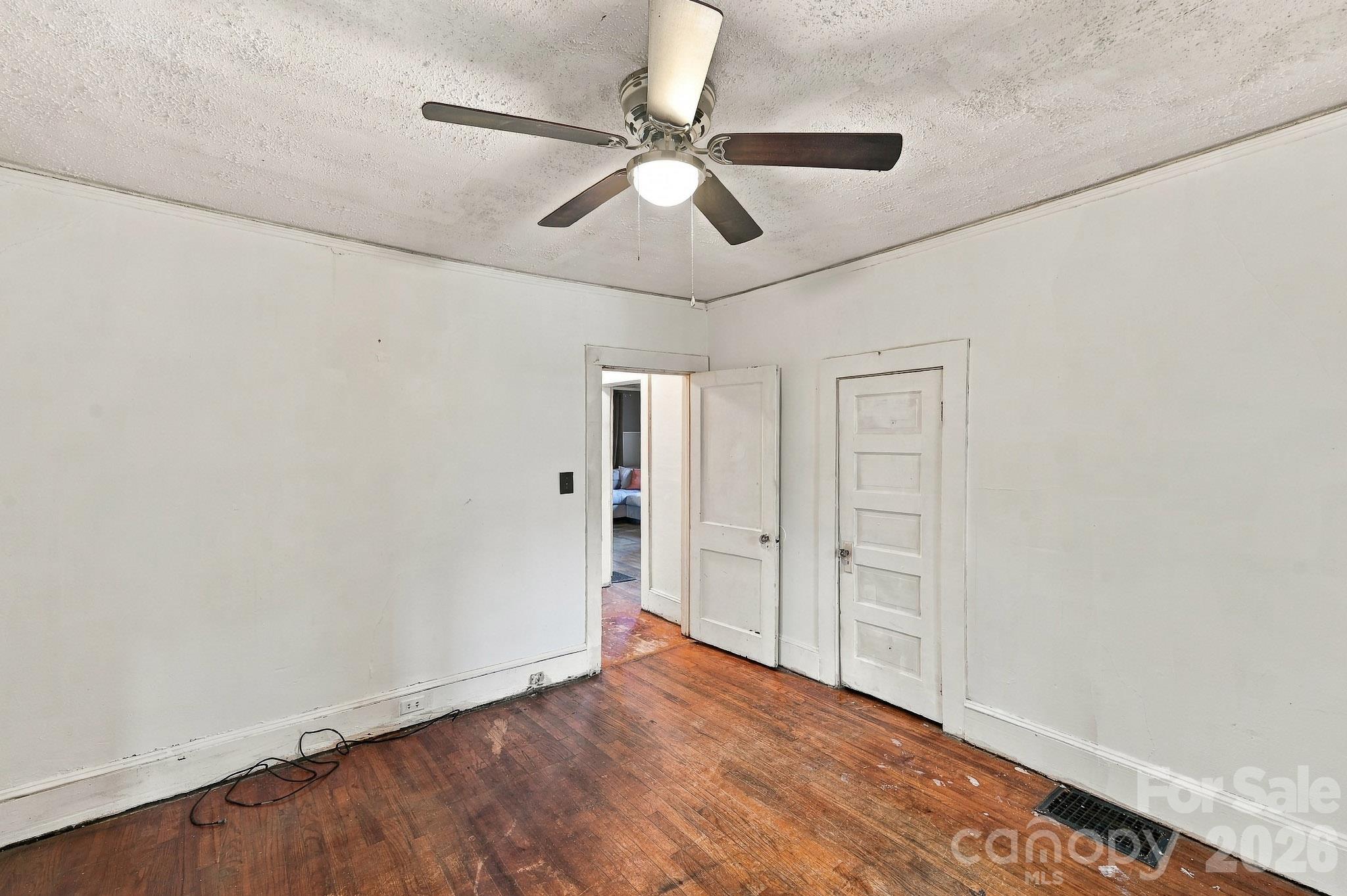 Single Family Residence at 194 Logan Avenue, Asheville, photo 12 of 36