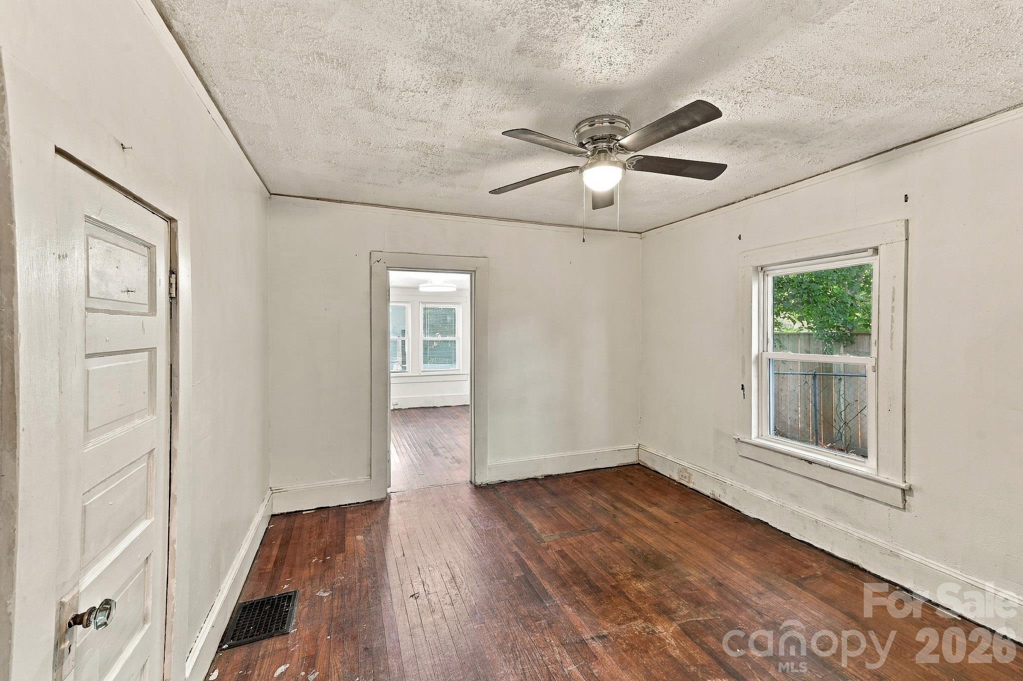Single Family Residence at 194 Logan Avenue, Asheville, photo 13 of 36