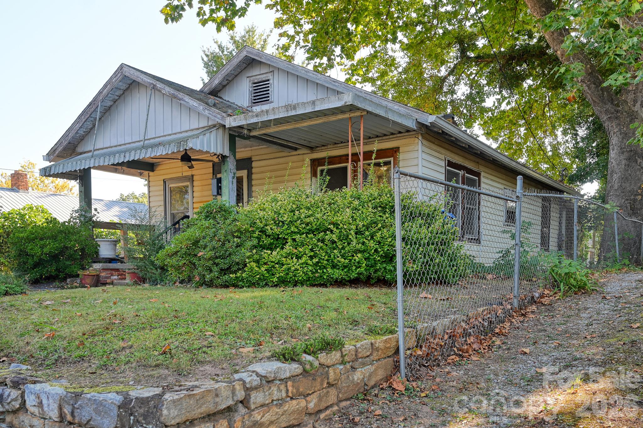 Single Family Residence at 194 Logan Avenue, Asheville, photo 25 of 36
