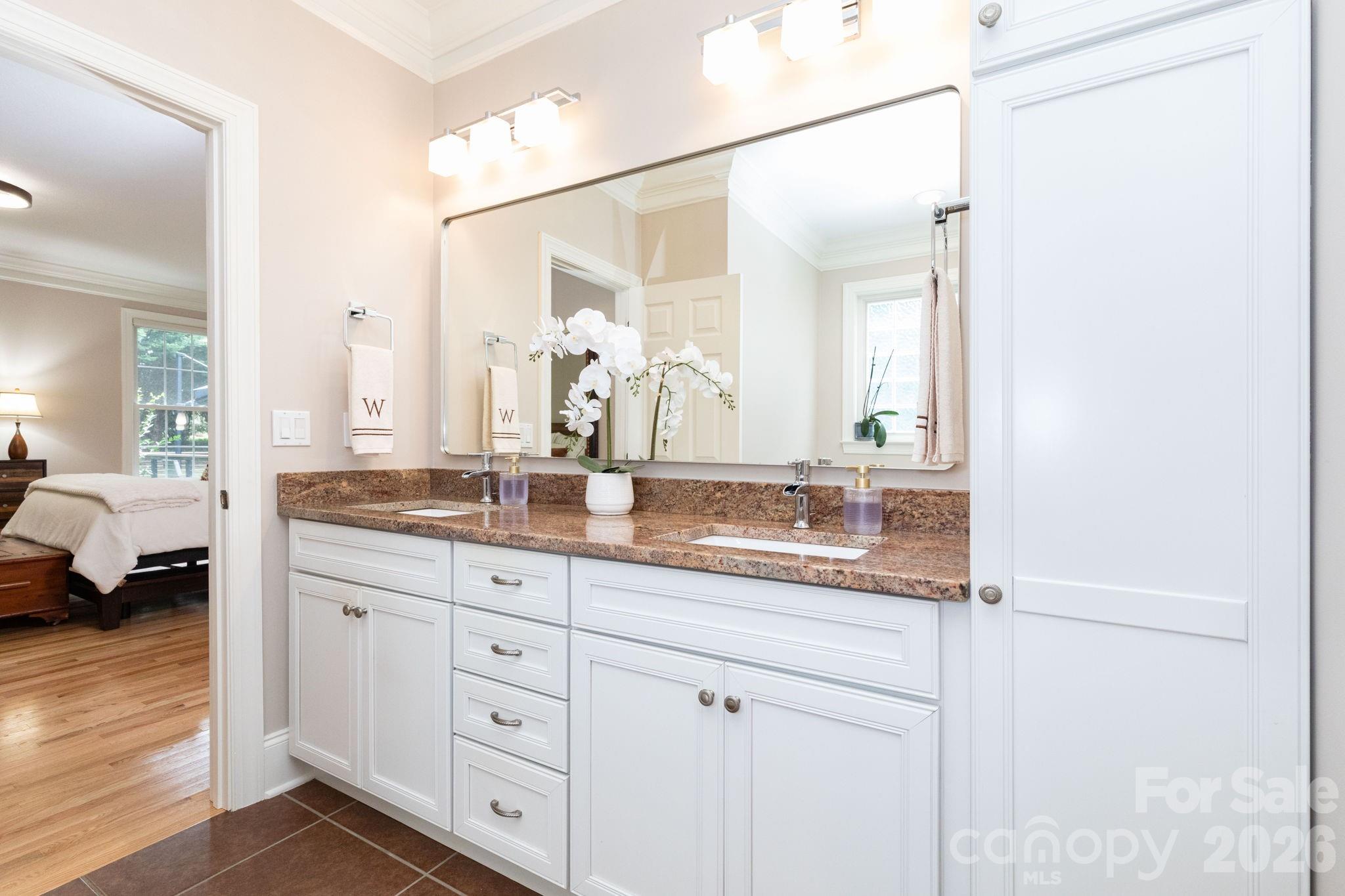 Primary Bathroom - 47 Drakes Meadow Lane, Arden