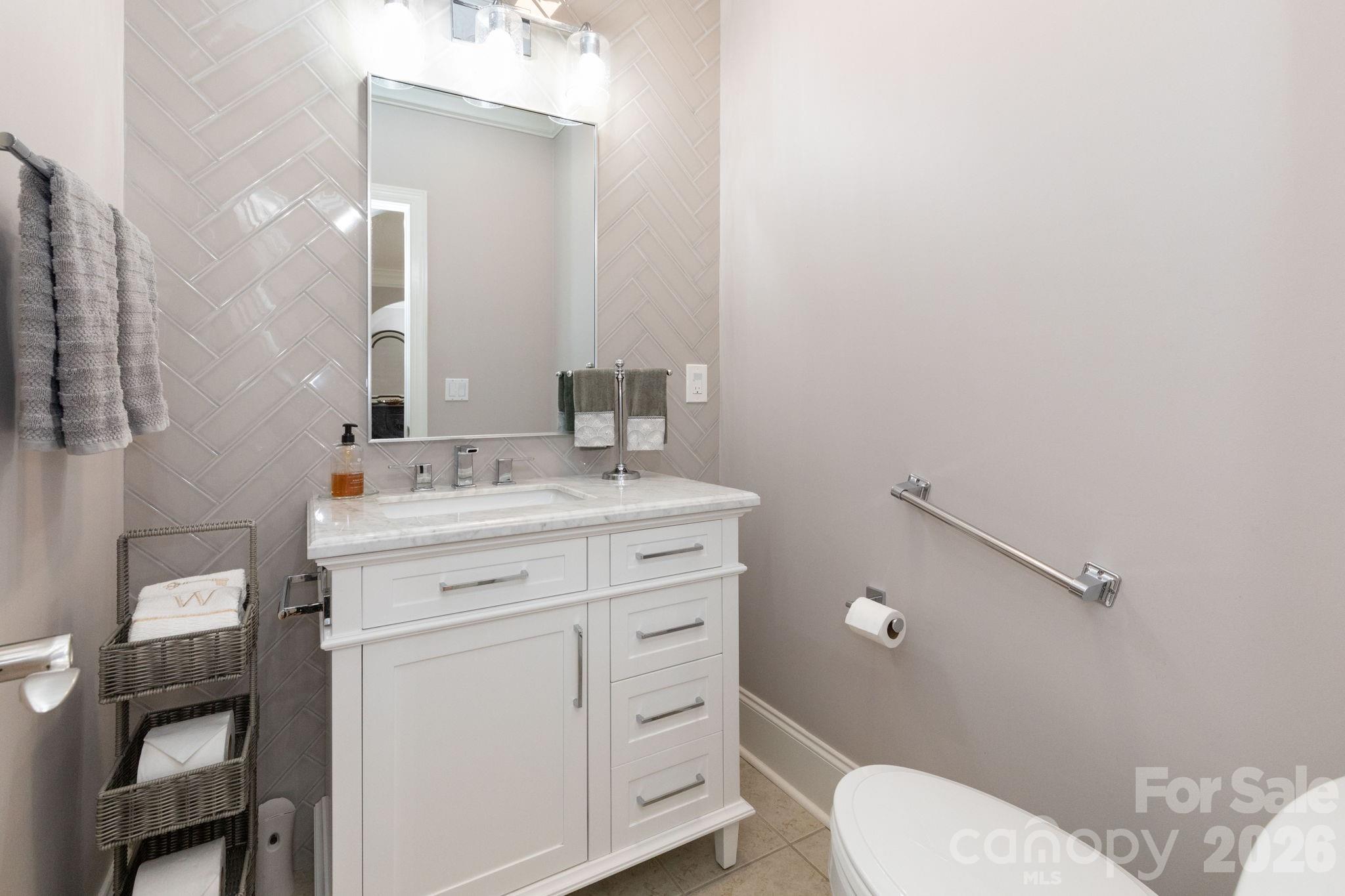 Half Bathroom - 47 Drakes Meadow Lane, Arden