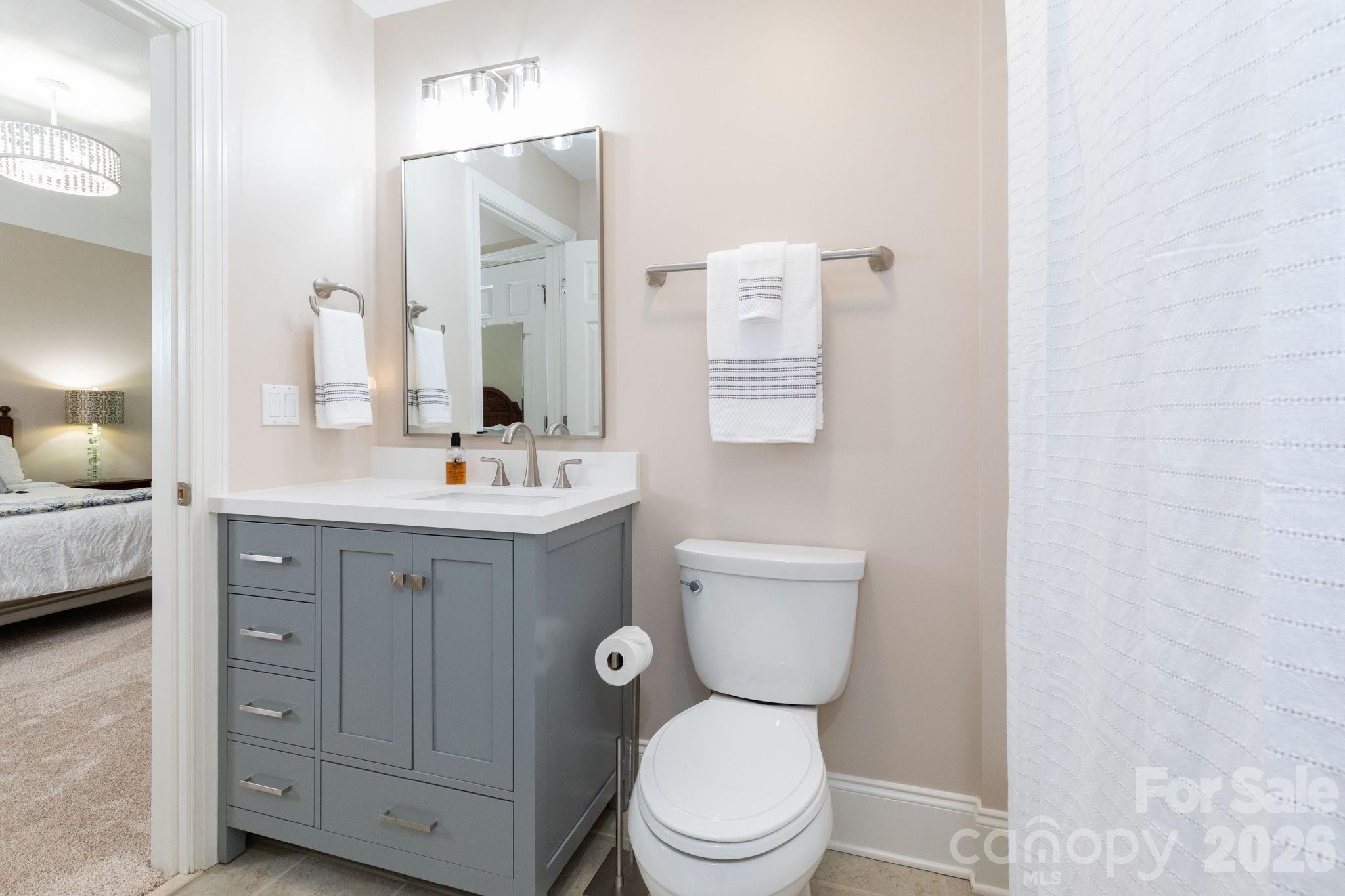 Bathroom - connecting Bedroom 2 and bonus room - 47 Drakes Meadow Lane, Arden