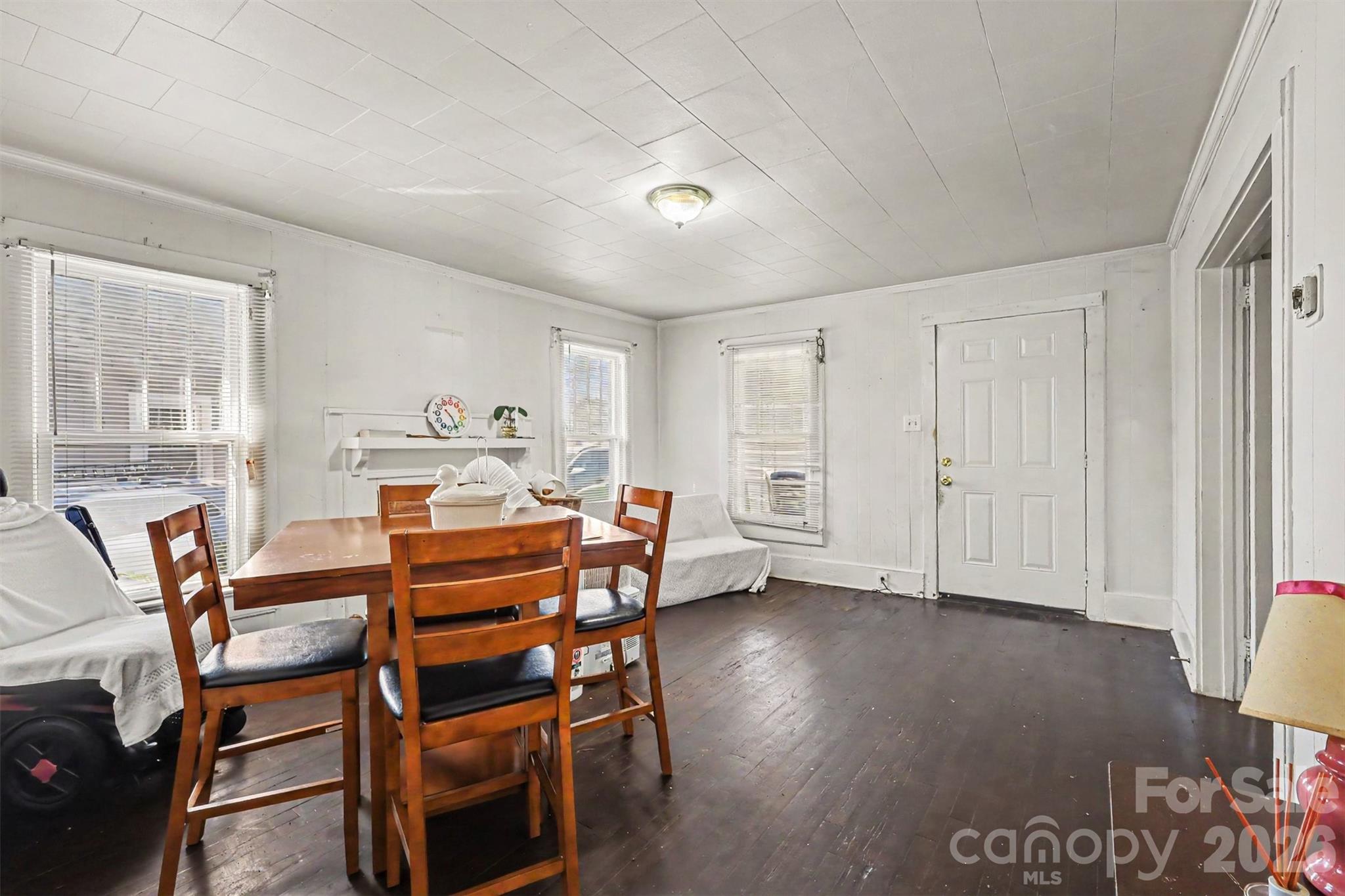 Single Family Residence at 149 Woodlawn Drive, Statesville, photo 6 of 26