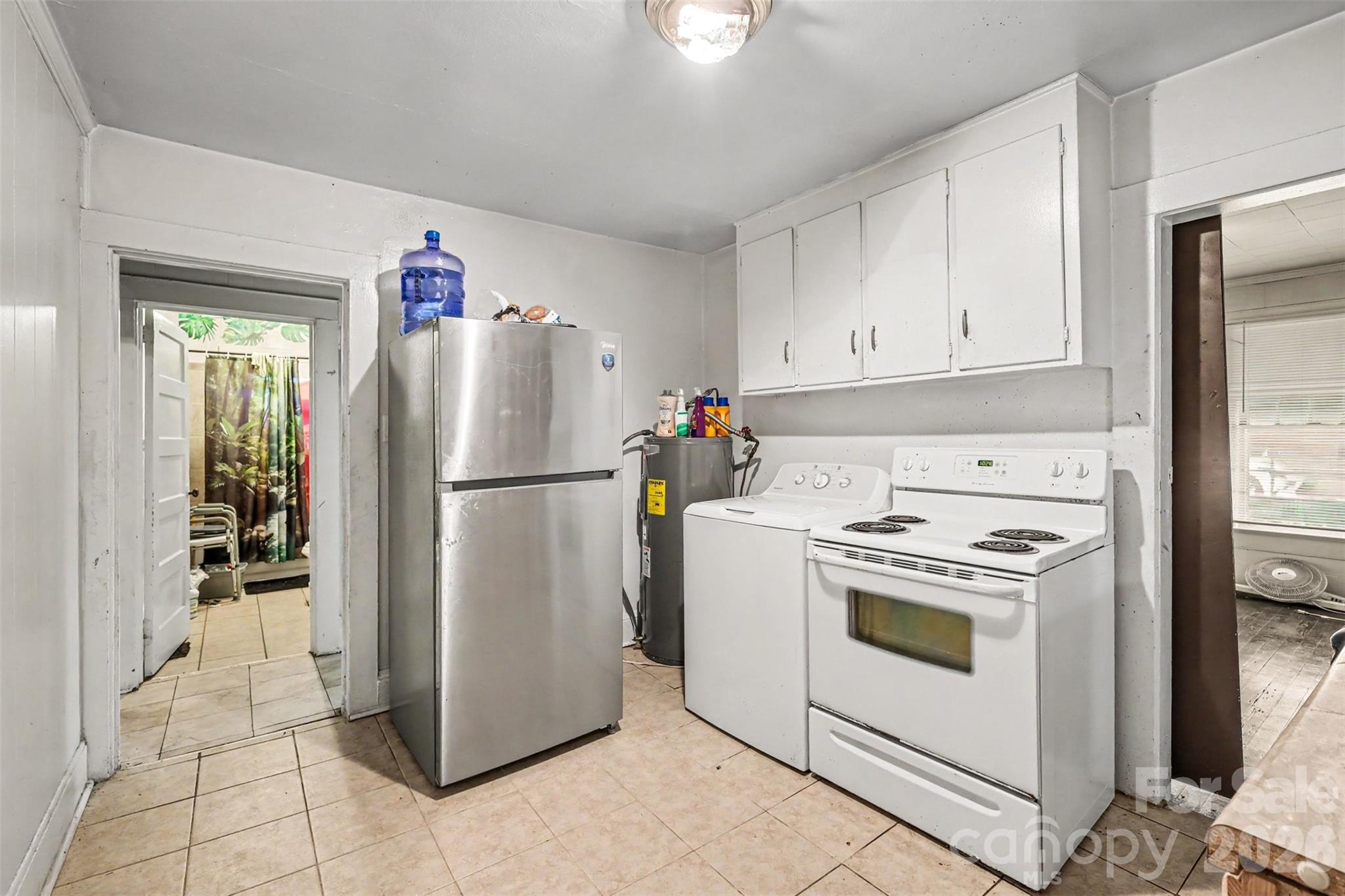 Single Family Residence at 149 Woodlawn Drive, Statesville, photo 9 of 26