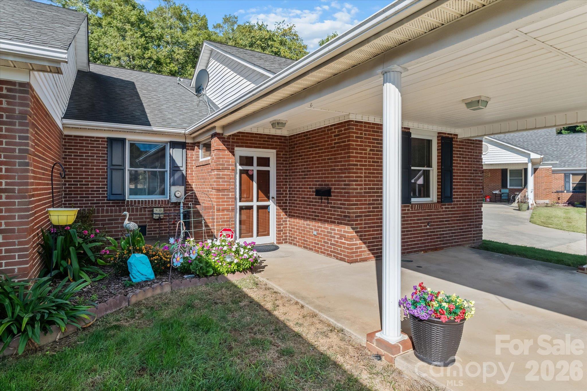 19980 Oak Leaf Circle