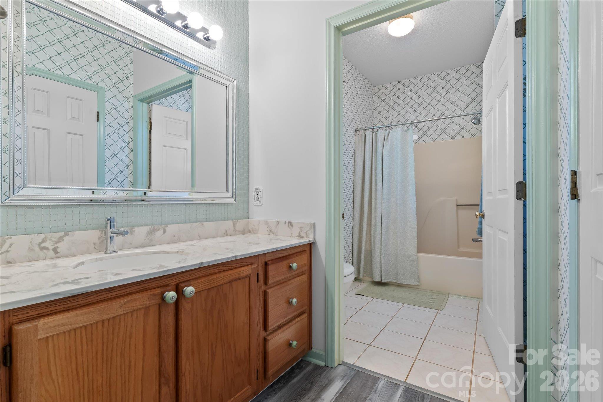 Master Bath - 19980 Oak Leaf Circle, Cornelius