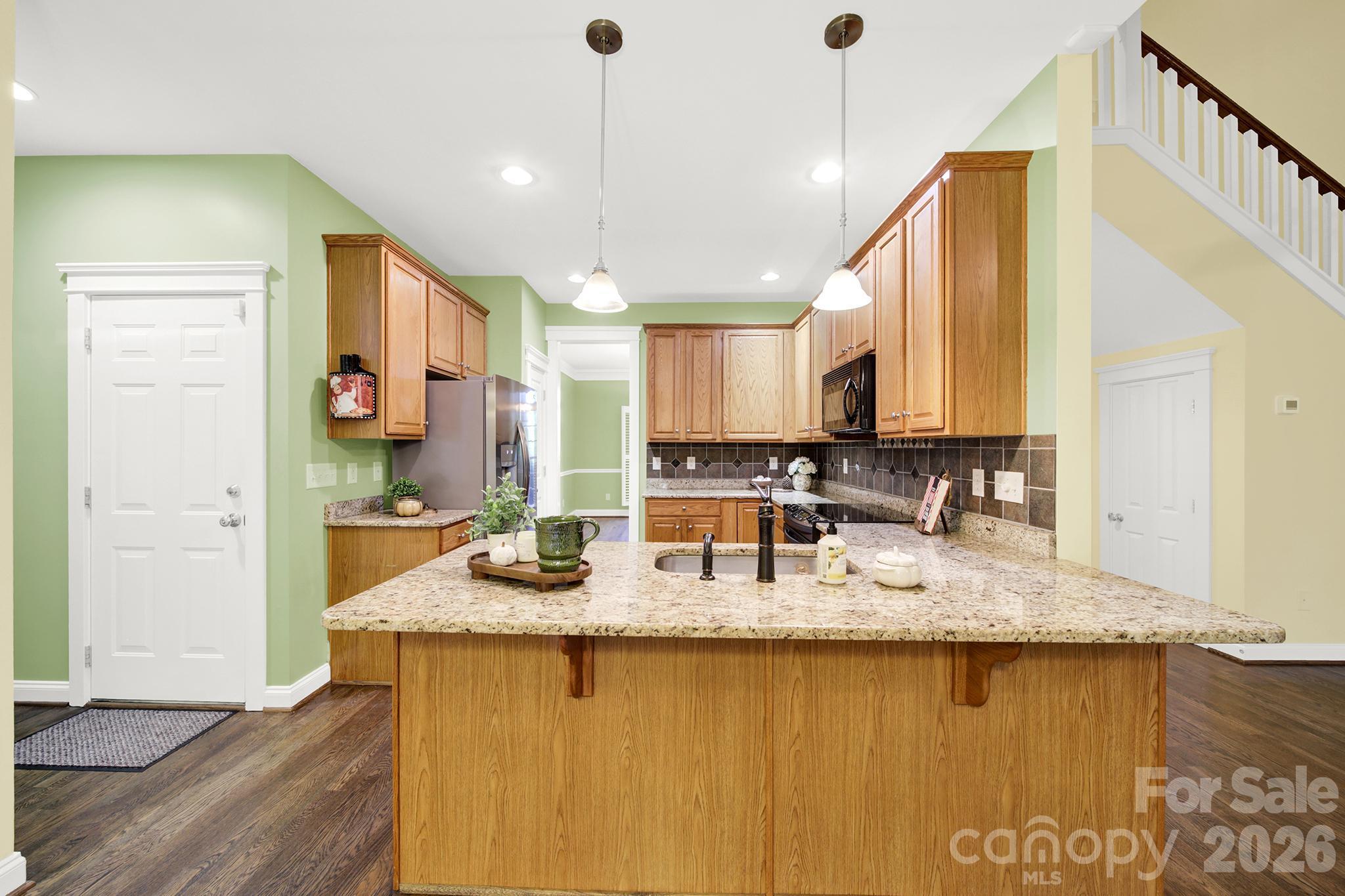 Single Family Residence at 1512 Calvin Hal Road, Lake Wylie, photo 13 of 34