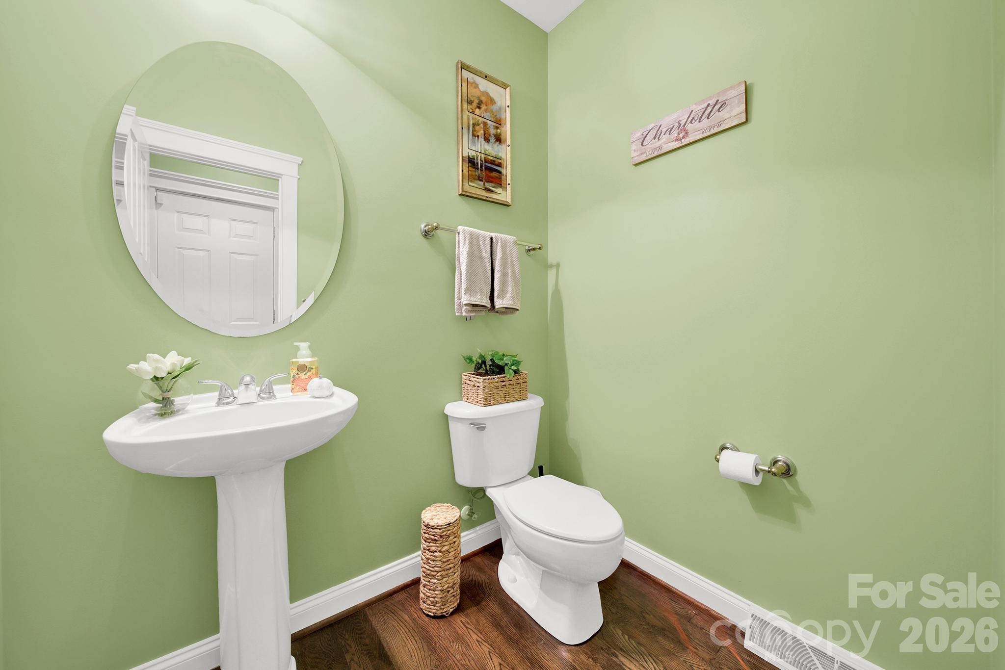 Half bath - 1512 Calvin Hal Road, Lake Wylie