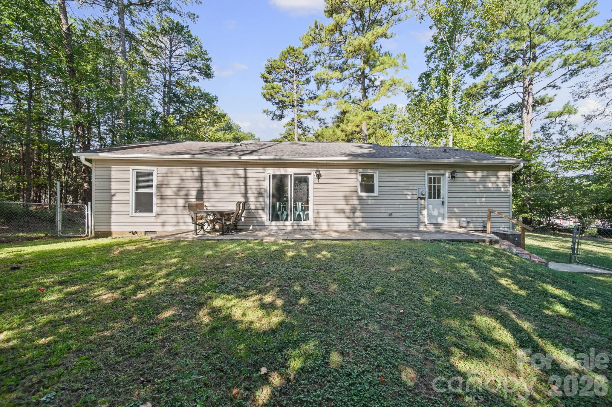 Single Family Residence at 106 Brookridge Lane, Mooresville, photo 19 of 25