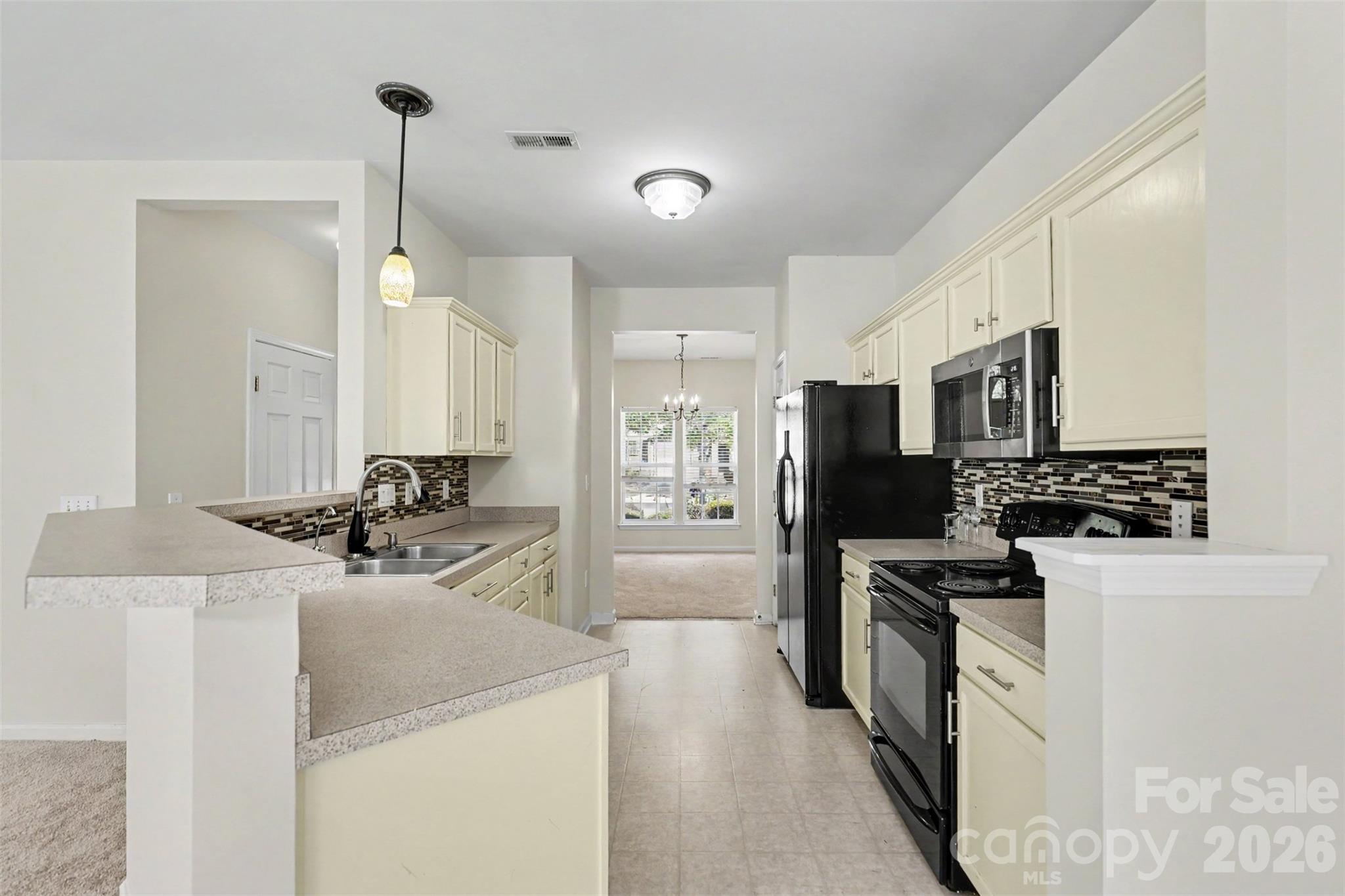 Townhouse at 176 Snead Road, Fort Mill, photo 17 of 42
