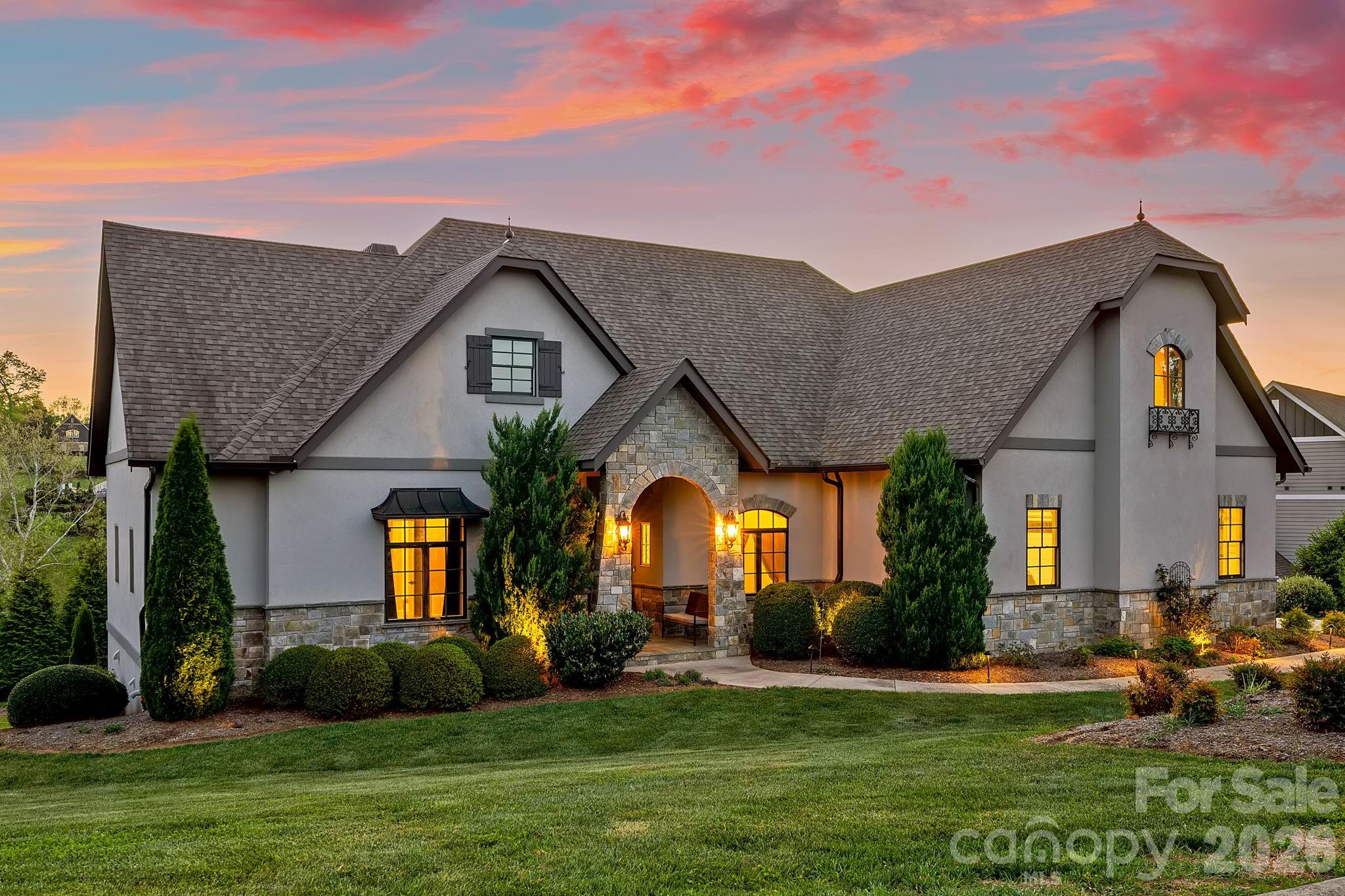 Luxury Mountain Estate - 64 Water Hill Way, Fletcher