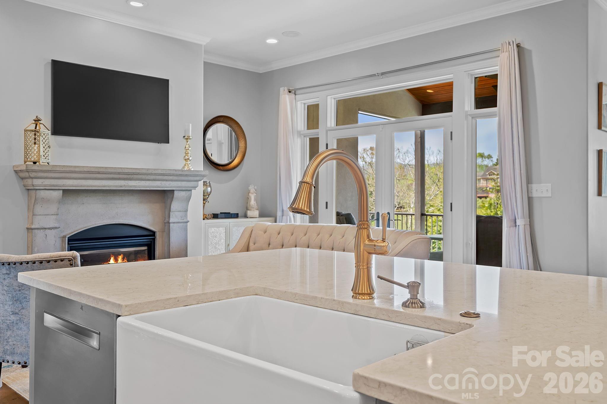 Quartz Conter Top - 64 Water Hill Way, Fletcher