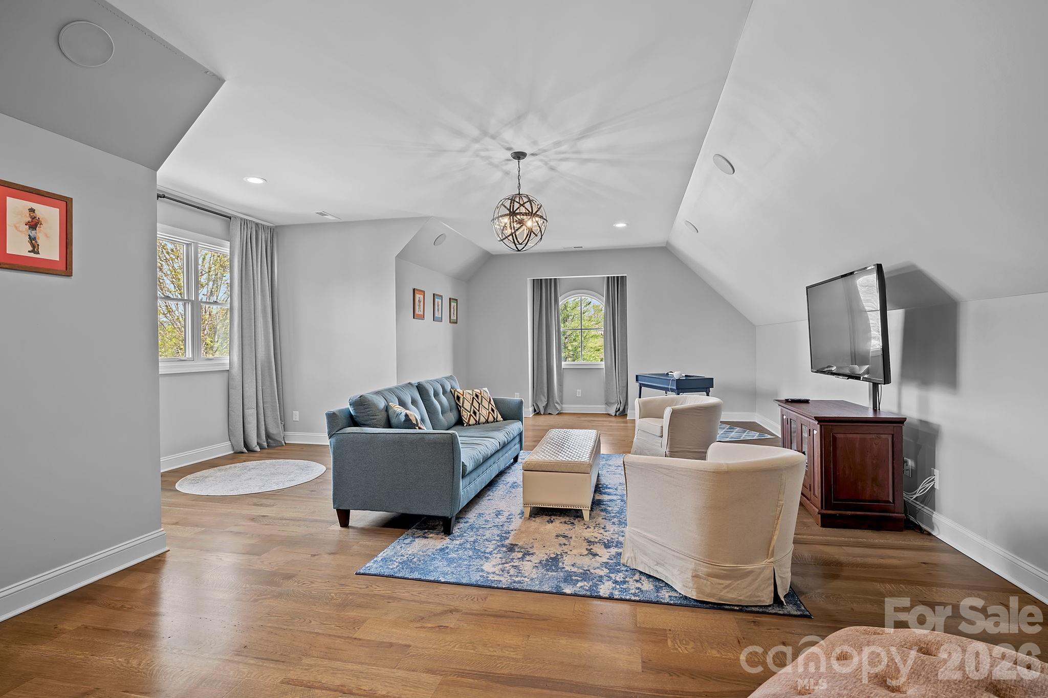 Upper-Level Bonus Suite - 64 Water Hill Way, Fletcher