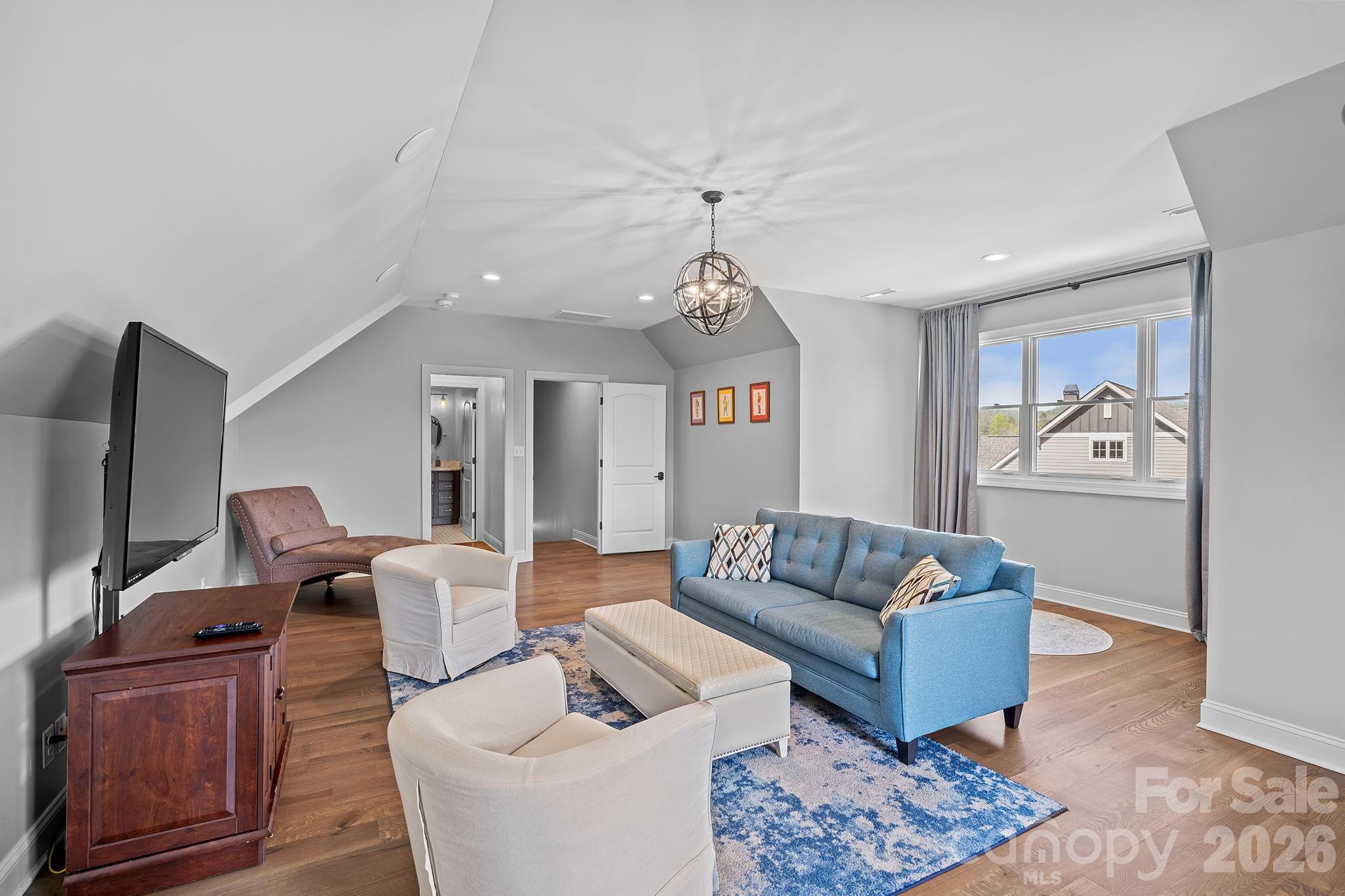 Upper-Level Bonus Suite - 64 Water Hill Way, Fletcher