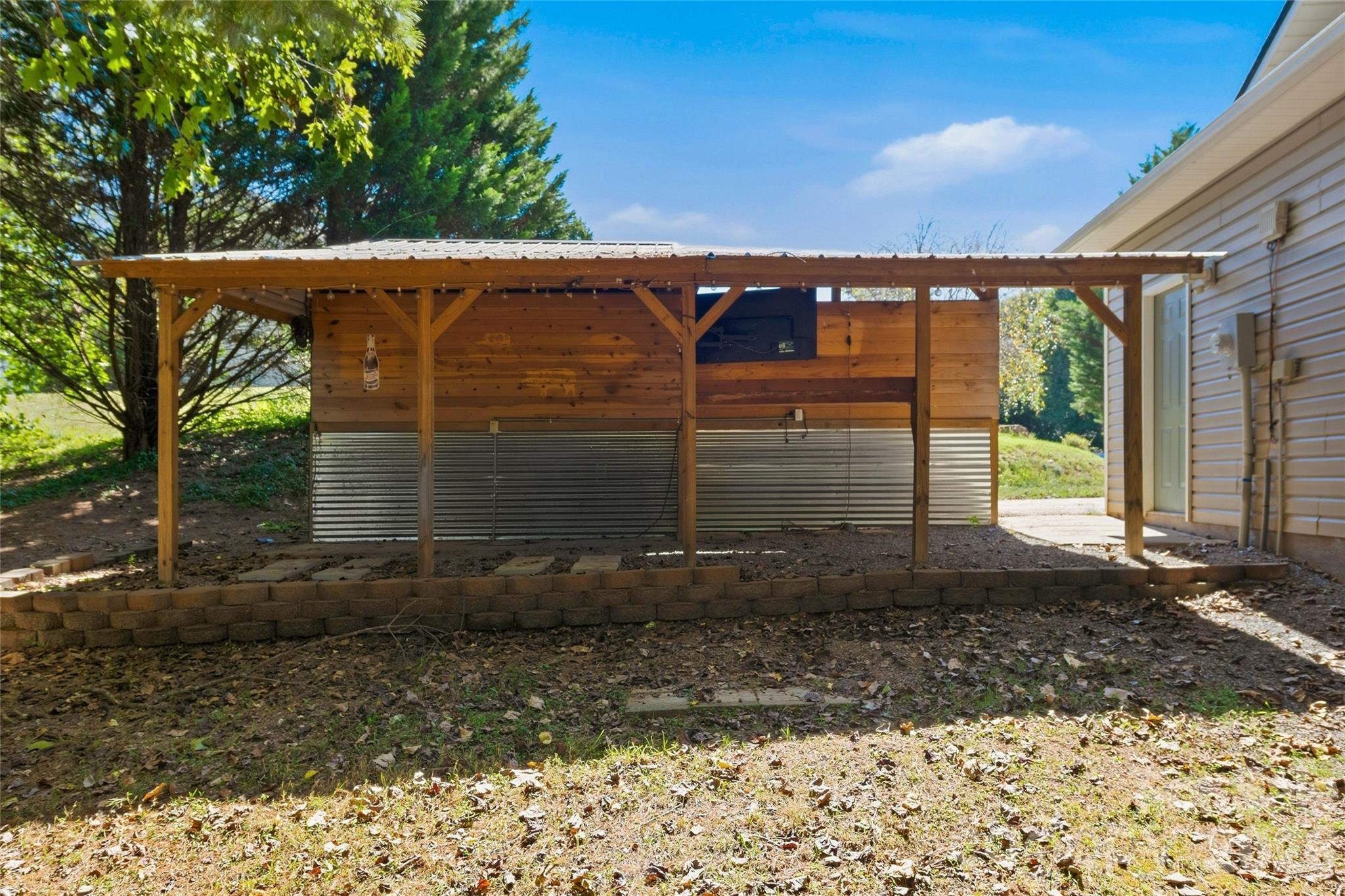 Outdoor covered area. - 8 Maltese Lane, Weaverville