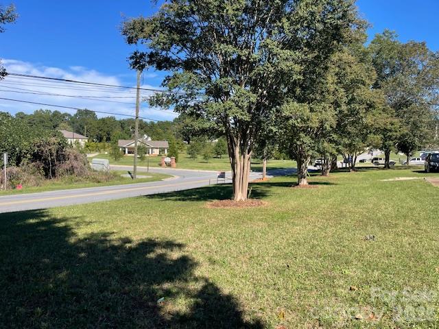 front side view to street - 417 Gold Hill Drive, Salisbury