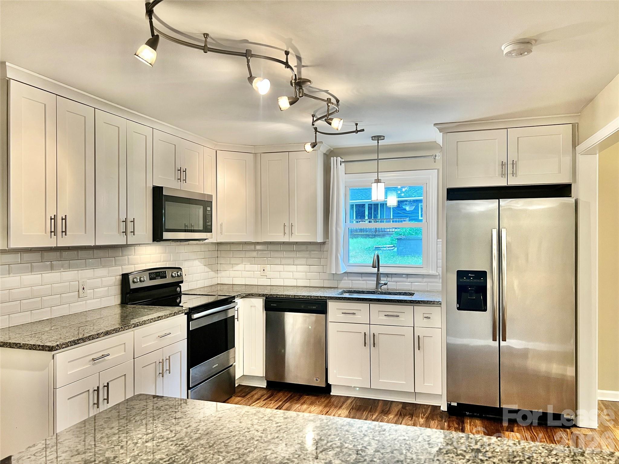 Single Family Residence at 2117 Tarlton Drive, Matthews, photo 5 of 31