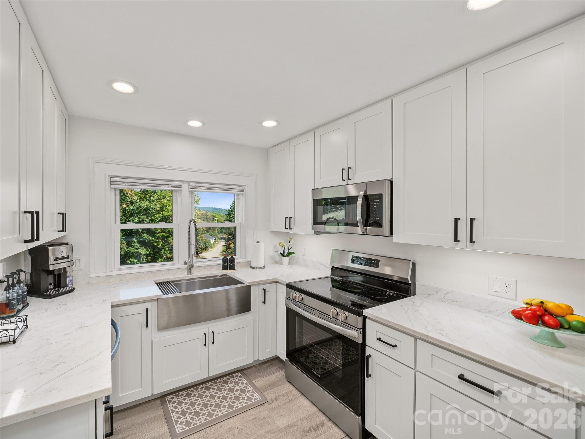 Single Family Residence at 24 Blessing Way, Burnsville, photo 11 of 26