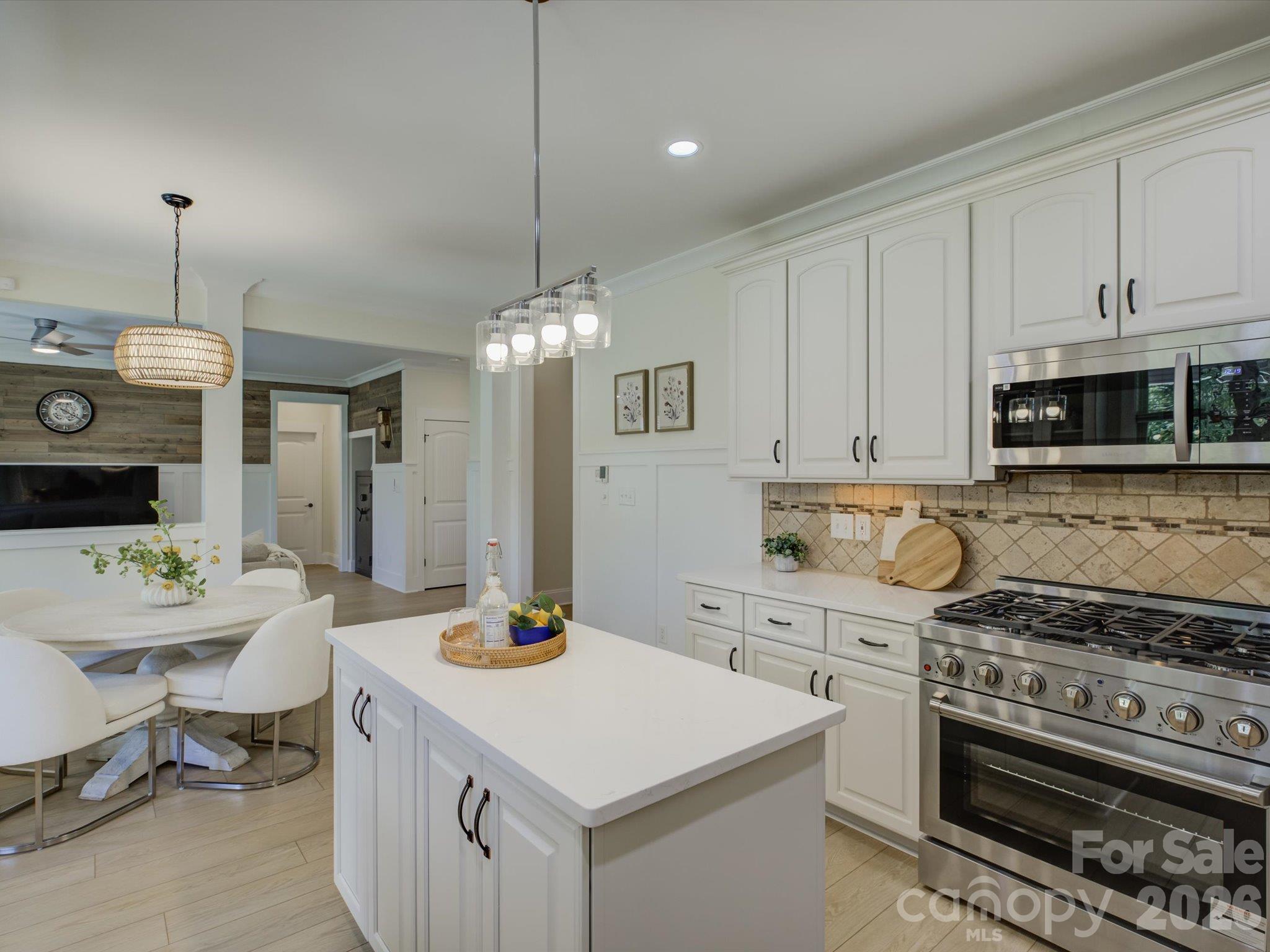 Single Family Residence at 188 Carolina Crossing Drive, York, photo 17 of 51