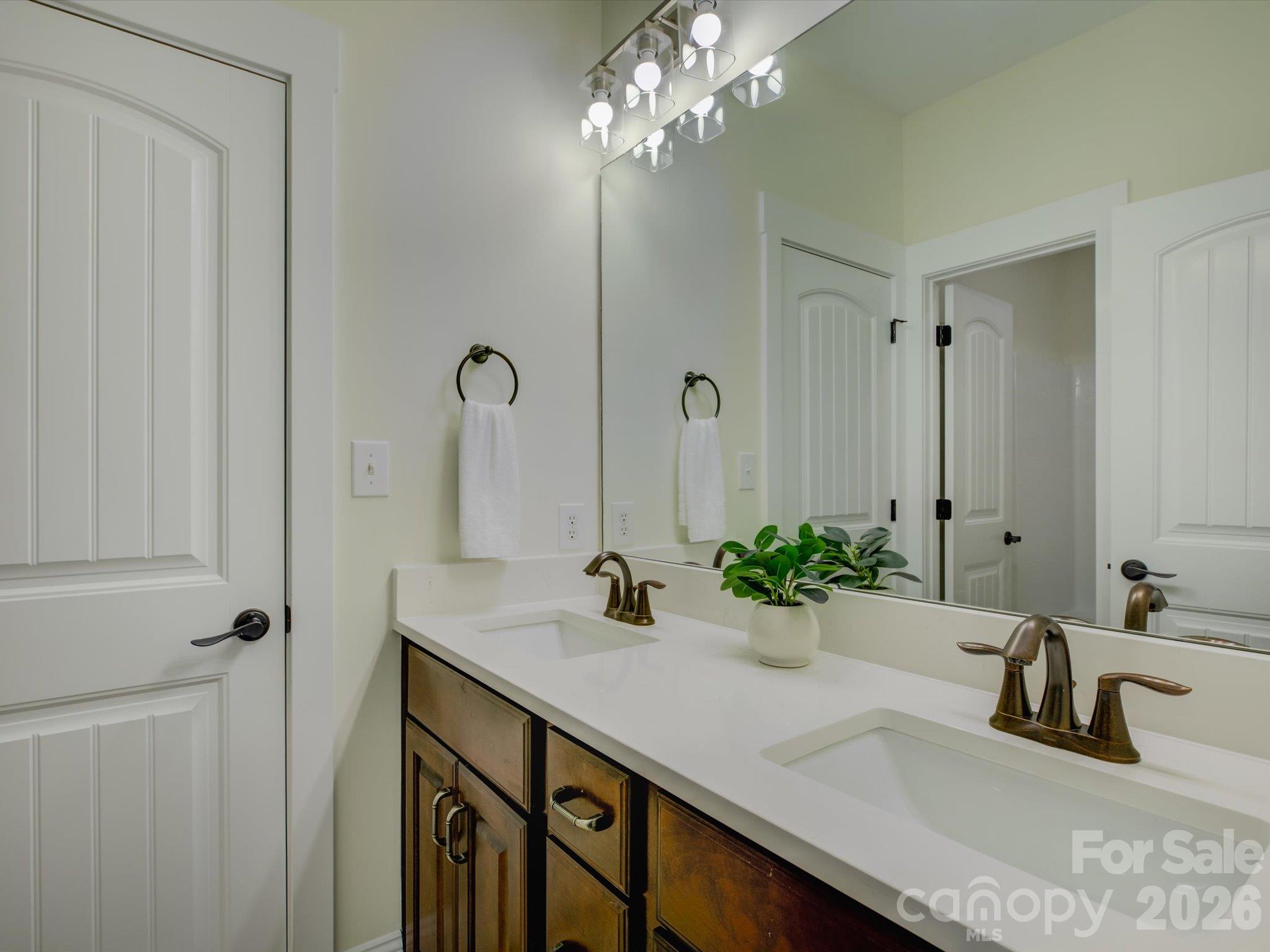 Single Family Residence at 188 Carolina Crossing Drive, York, photo 33 of 51