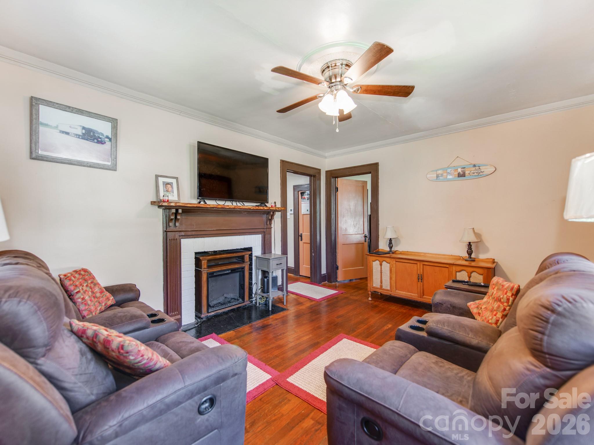 Single Family Residence at 734 Tanglewood Drive, Salisbury, photo 6 of 26